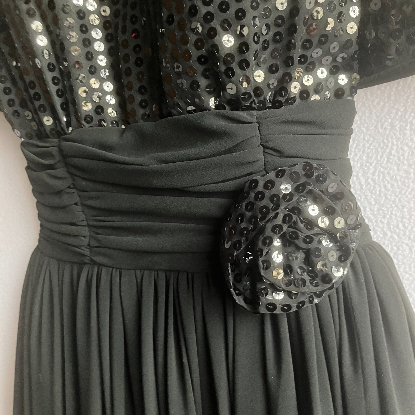 Vintage 1980s 1990s Black Sequin Short Sleeve Open Back Fit & Flare Dress Small