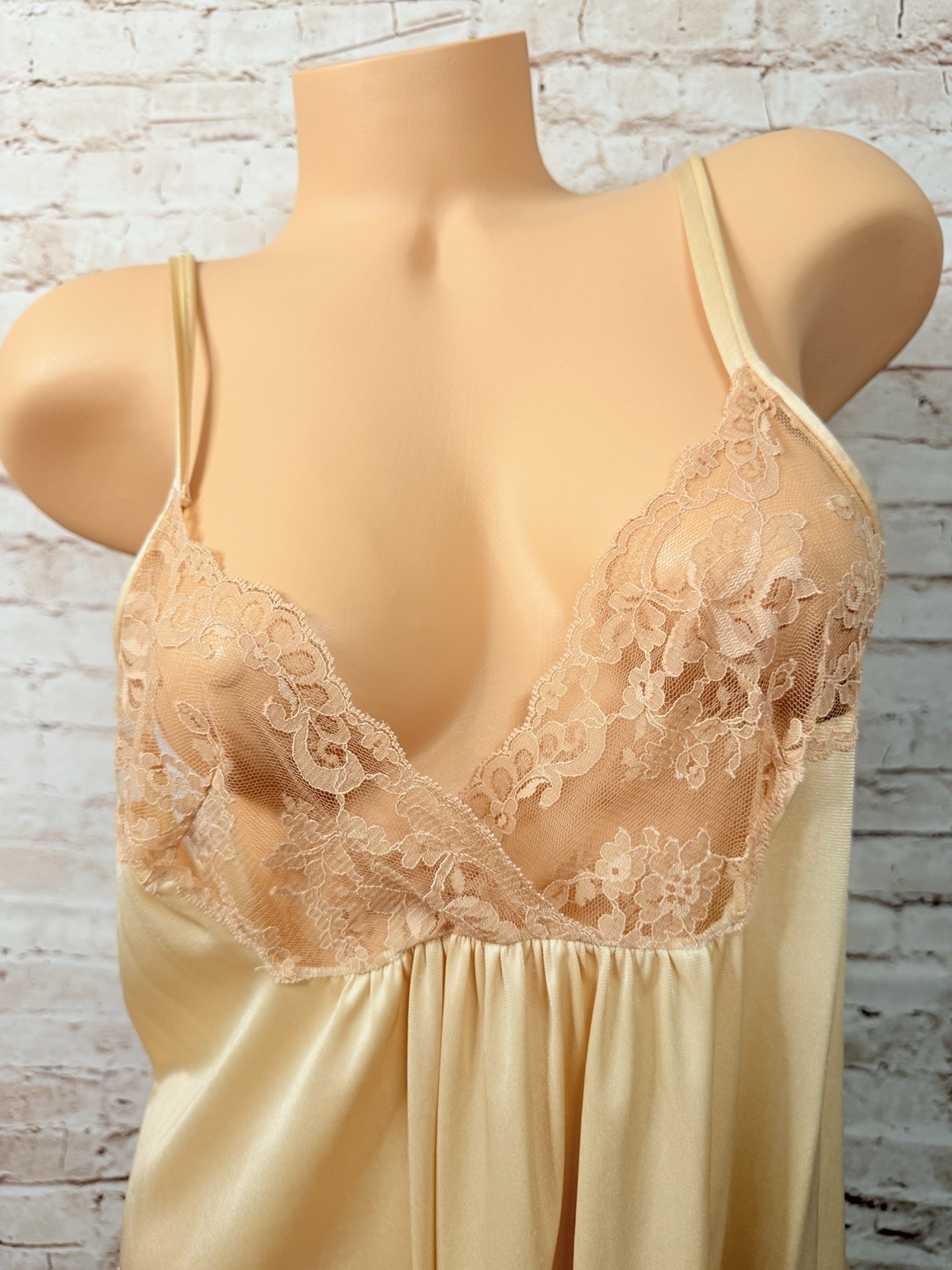 Vintage Nude Champagne Nightgown Peignoir Butter Soft Semi Sheer Lace Kayser L