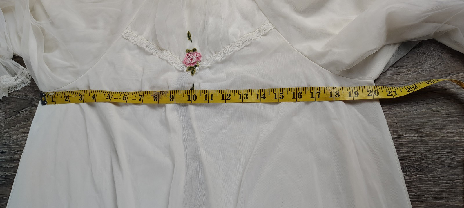 Vtg Laros Peignoir Set Nightgown Robe White Lace Rose Appliques Large 34 USA