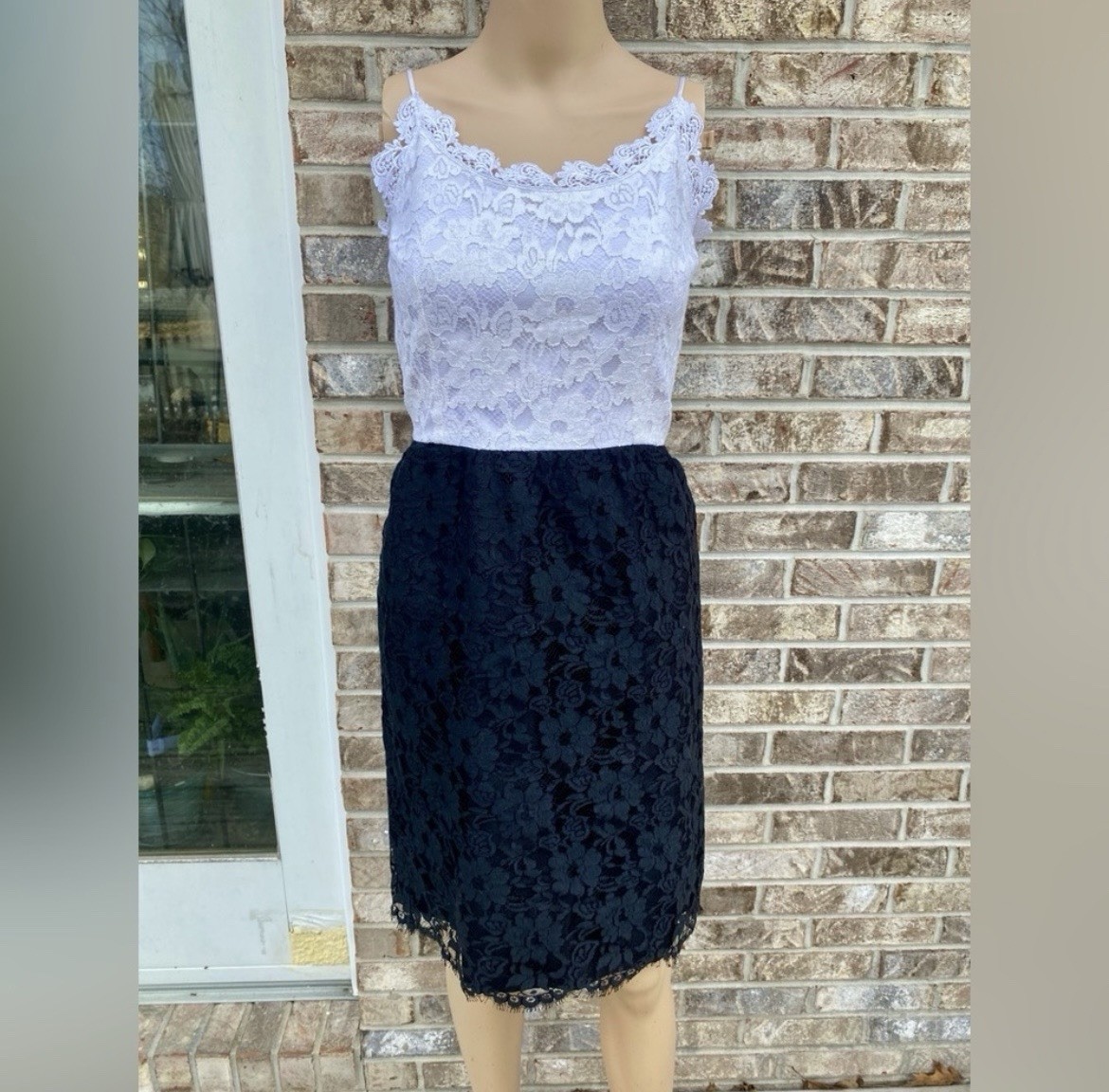Vintage 80s/90s Cachet By Bari Protas White and Black Lace Pencil Dress