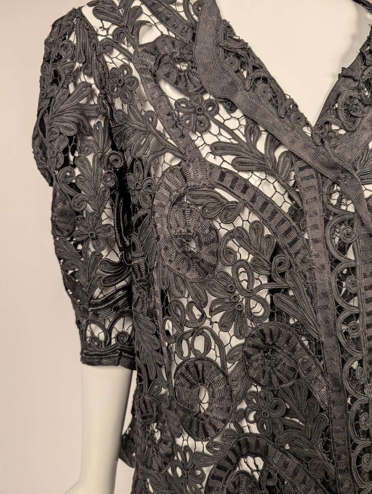 EDWARDIAN RICH BLACK SILK RIBBON TAPE LACE JACKET 