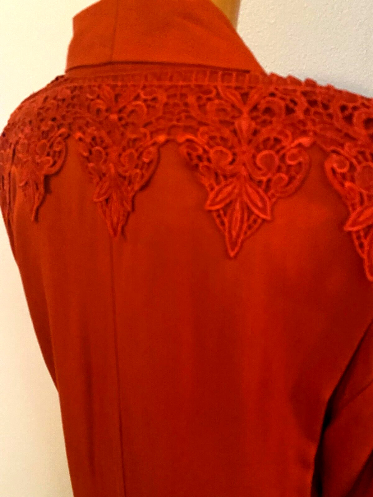 VTG 80’s BESSIE CALIFORNIA FESTIVE RED RAYON W/ LACE JACKET & BLOUSE SET SZ L