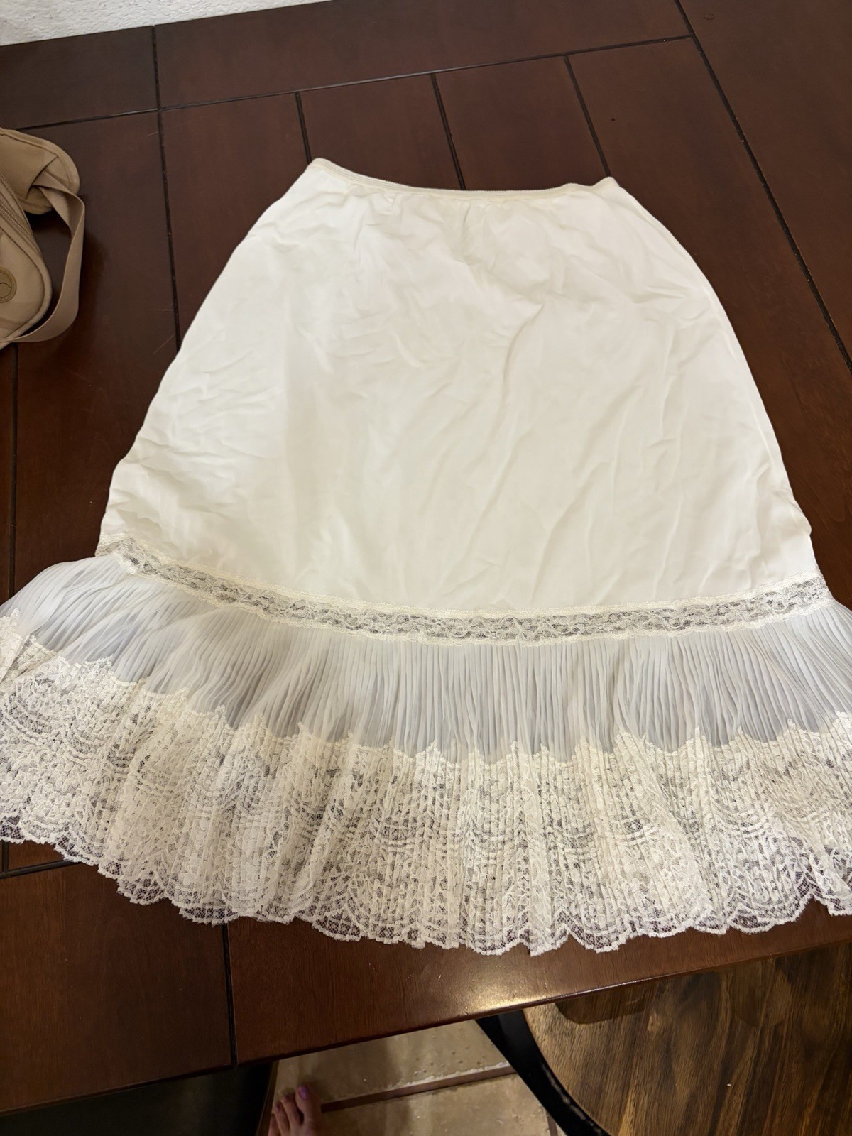 Vintage Charmode/Sears Nylon/Lace Pleated Chiffon Hem Large Half Slip