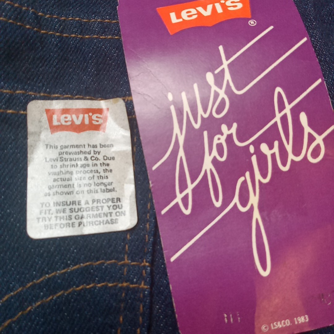 Vintage Levi’s Jeans Juniors Women’s 8 25×32 Super Straight Jeans White Tab 3014