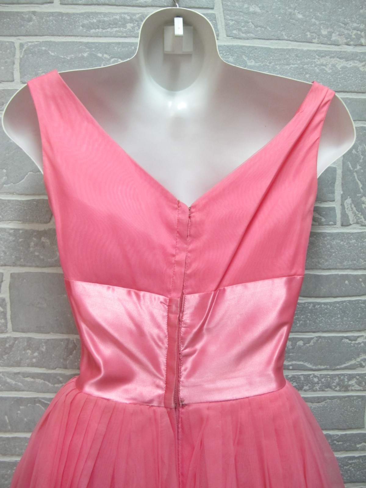 Vintage 1950’s Light Pink Short Formal w/ Coat (H0182)