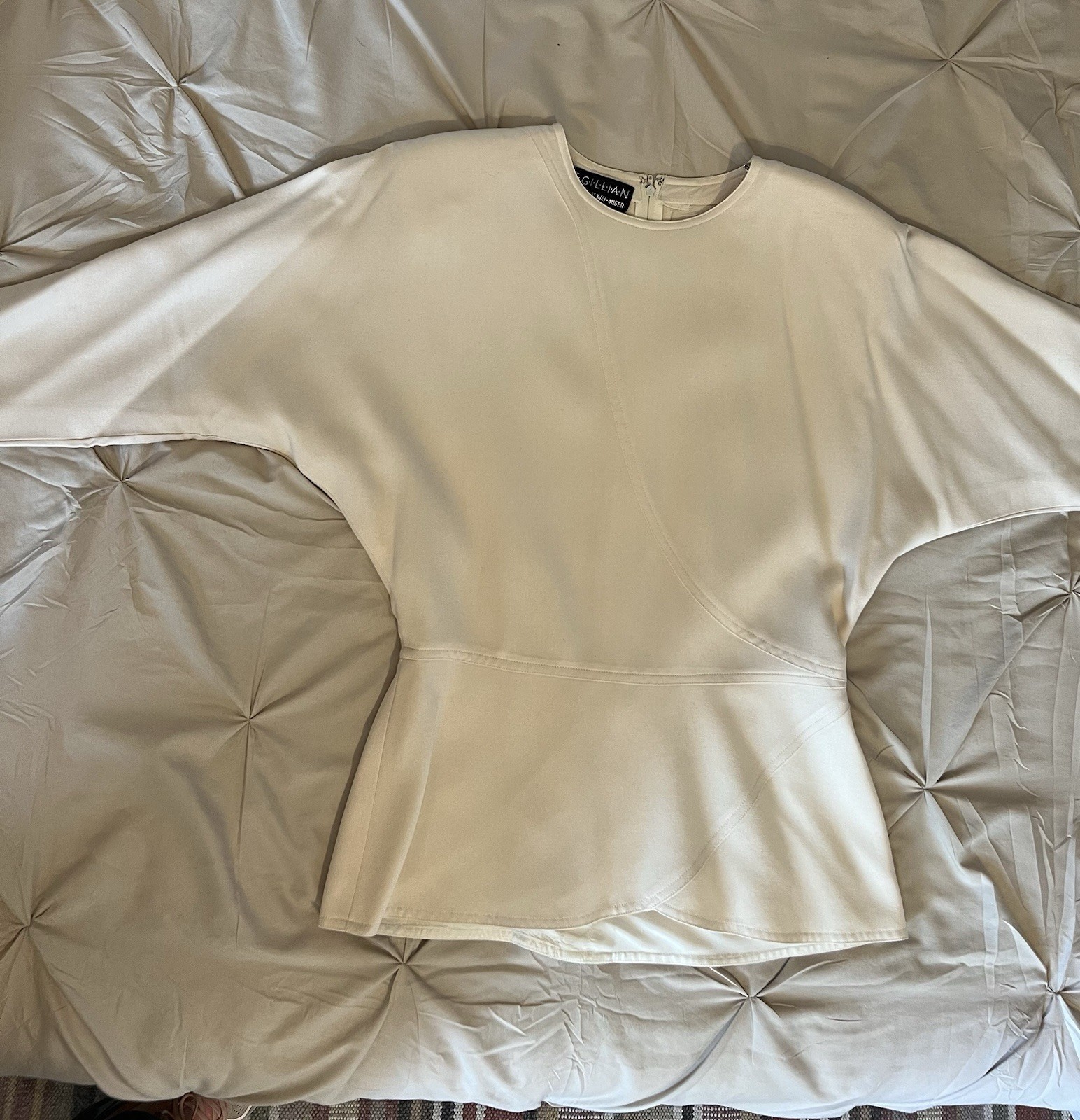 Lovely St. Gillian Rayon /Wool Off-White Skirt & Long Sleeve Top Set Size 4