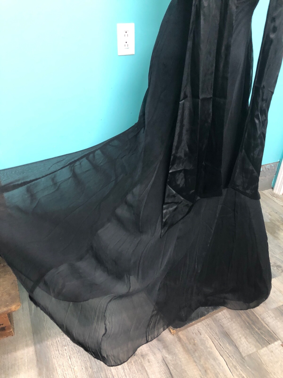 VTG Y2K WATTERS/WATTERS Black Halter Chiffon Satin Mermaid Evening Formal Gown~8
