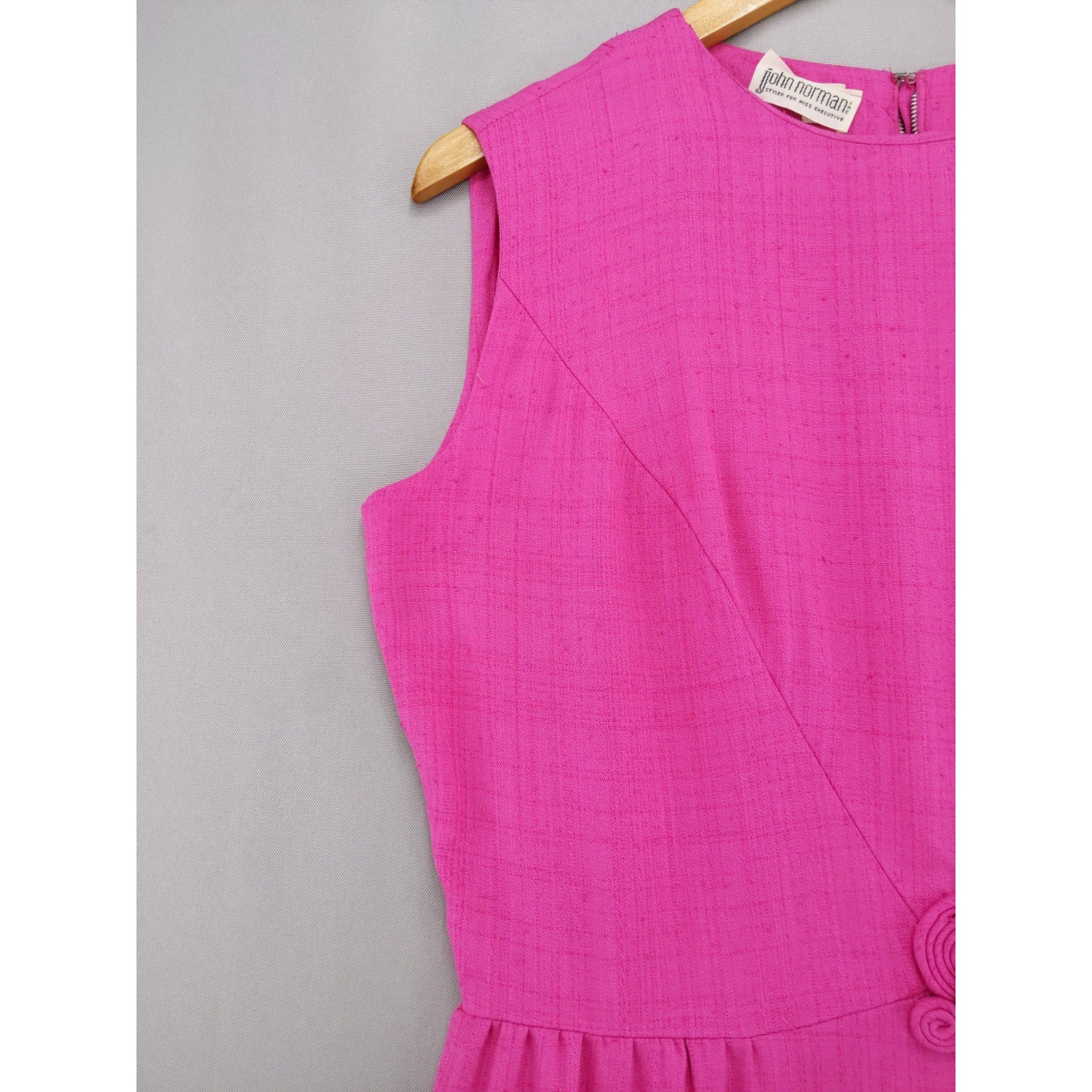 Vintage 60s John Norman Sheath Dress Womens Size M Pink Sleeveless Frog Detail