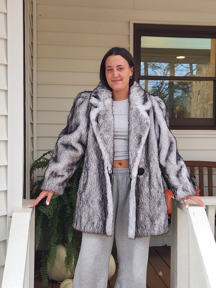 Sportowne Lush Black & Off White Faux Fur Coat Size 8 Vintage Side Pockets