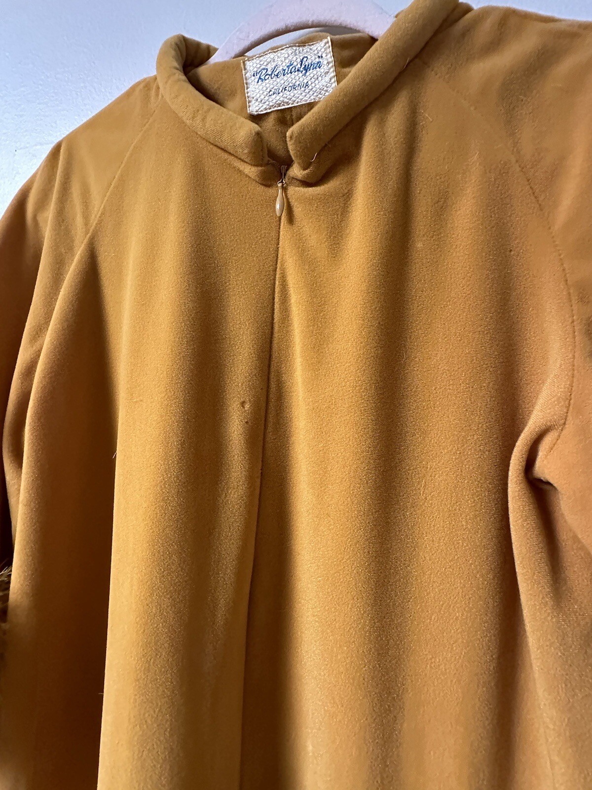 Vintage 50s 60s Duster House Coat Robe Ballerina Dancer Gold With feathers RARE