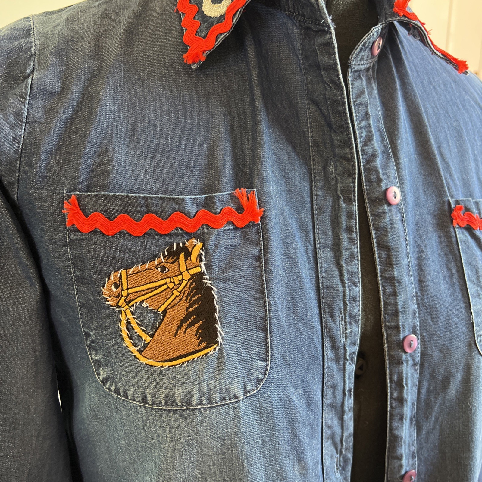 Vintage Denim Passport Jean Horse Cowboy Boot Horse Shoes Button Down Shirt smal