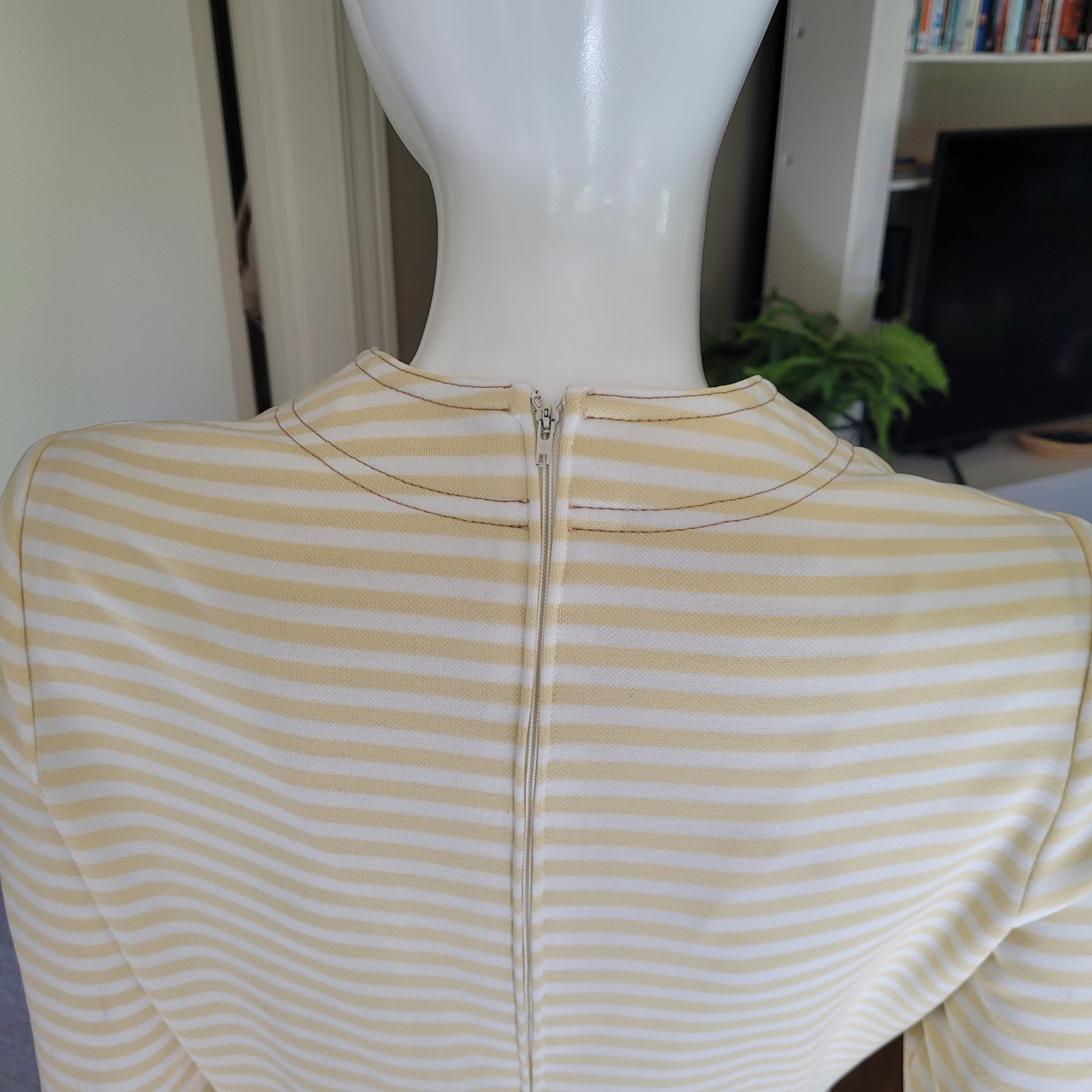 VTG Fit Flare Dress M Butter Yellow Ivory Stripe Pockets Stretch USA Retro Comfy