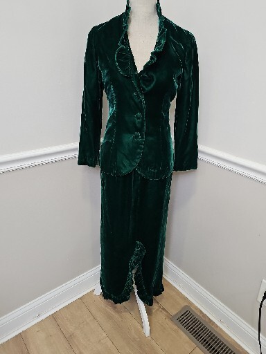 Vintage 70s Custom Made Green Velvet Evening Skirt Suit 2pcs