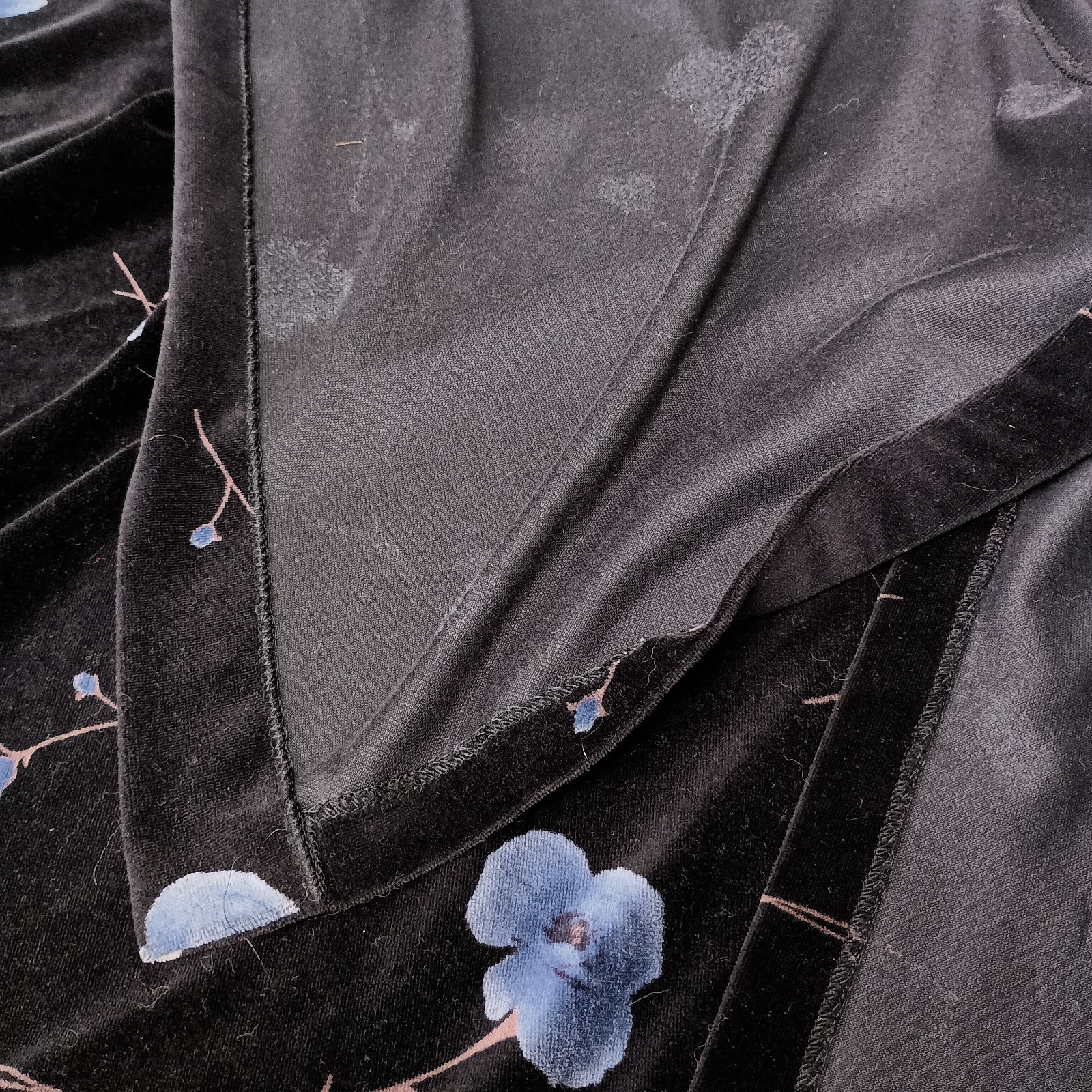VTG 1990s Black Velvet X/S Night Gown Robe Blue Flowers Diamond Tea Union Made