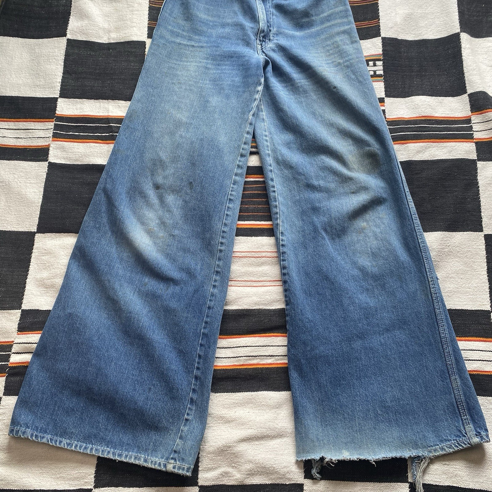 Vintage 70’s Levi’s Bell Bottom Denim Jeans. Boho. Hippie. Festival. Size 25/32.