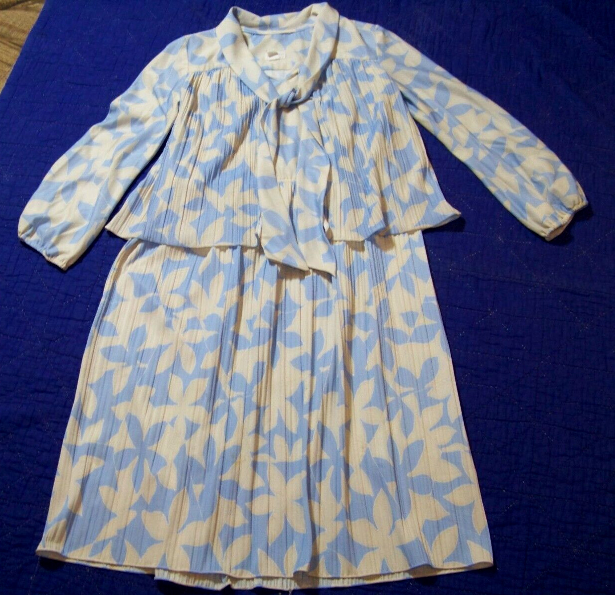Women’s Vintage Laura Gene Fashions Dress – M-L (see Measurements)
