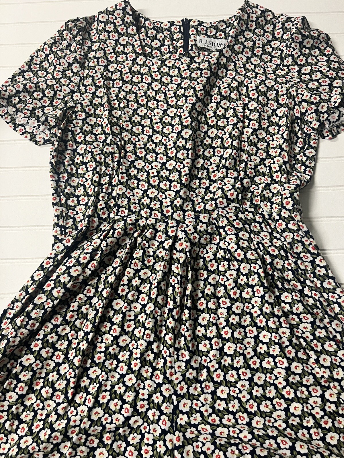 Women’s Vtg romper jumpsuit shorts floral Size medium Classic 90’s One Piece
