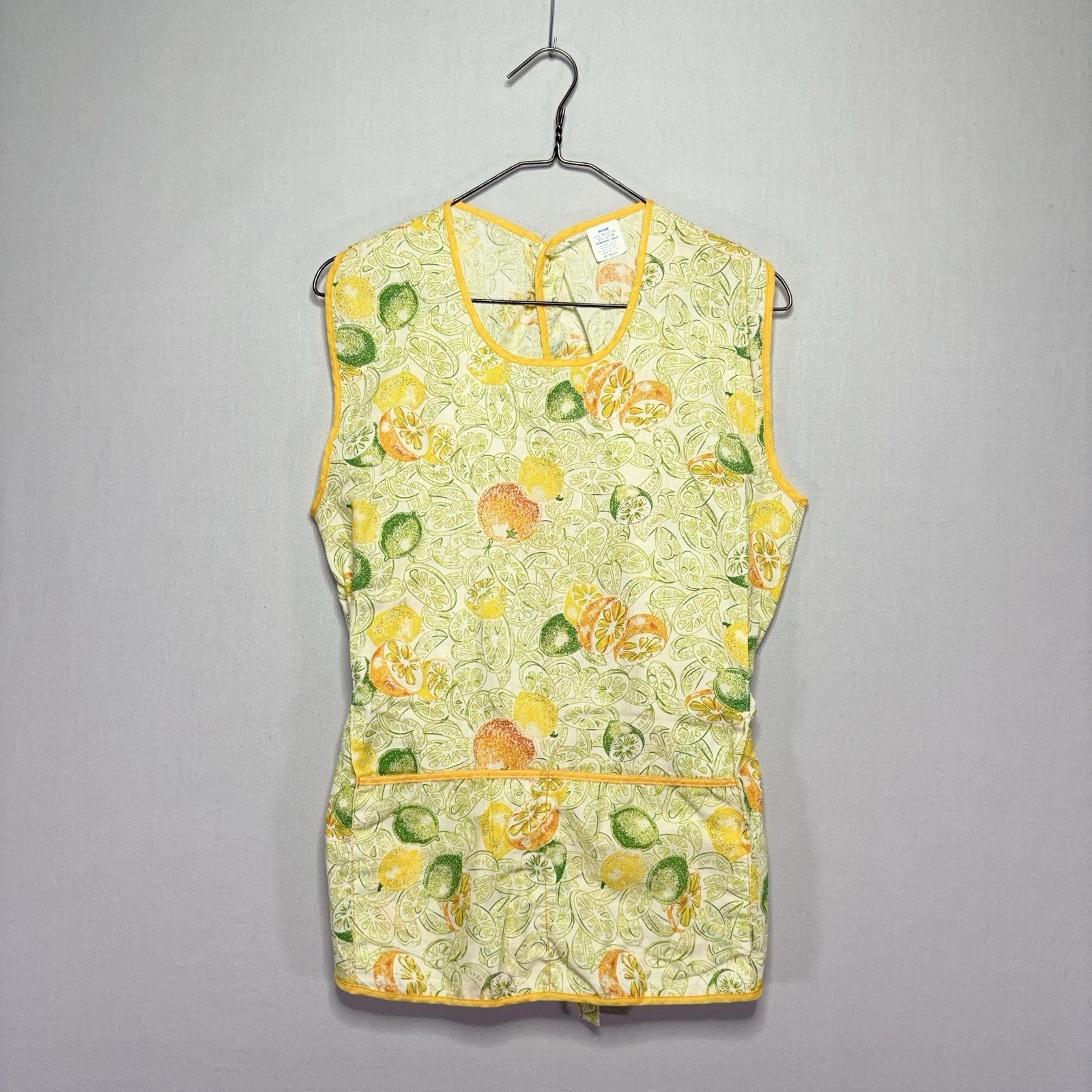 VTG 60s / 70s Full Apron – Yellow Citrus Pattern – 2 Pocket Front – MED / LARGE