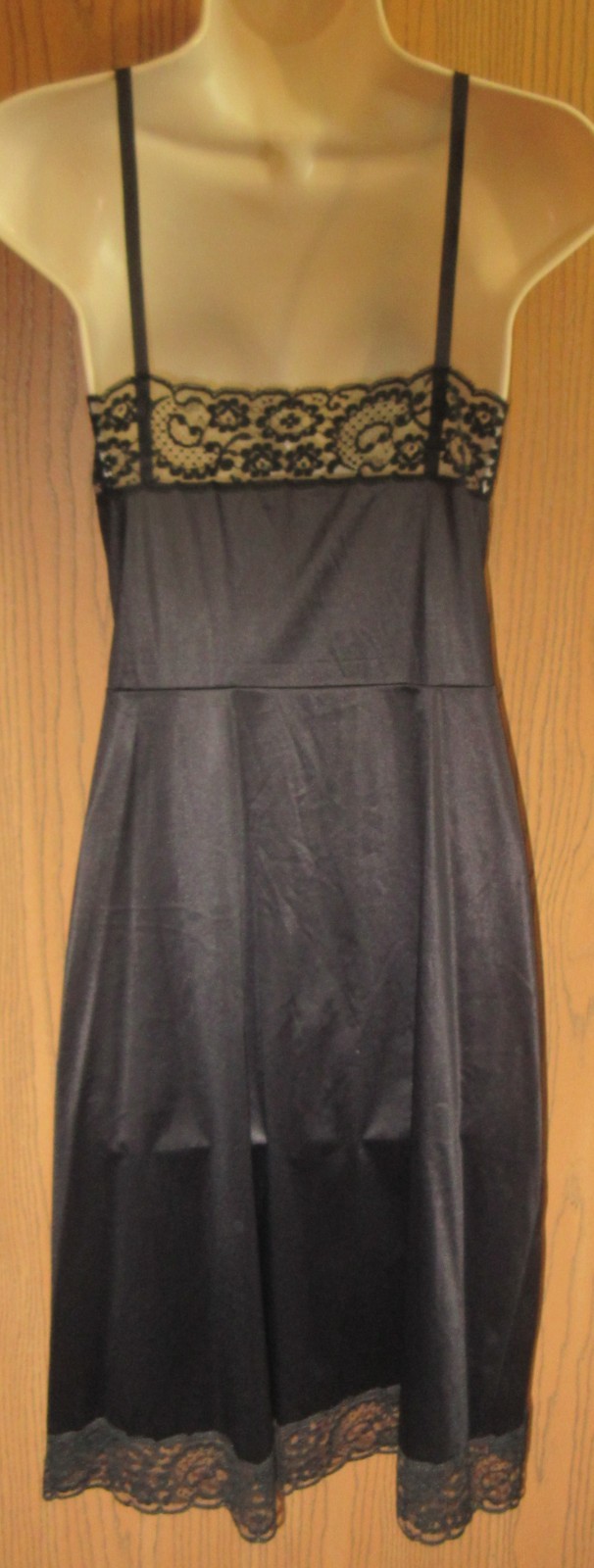 vintage size 36 VASSARETTE BLACK sheer mega LACE NYLON full slip NIGHTGOWN