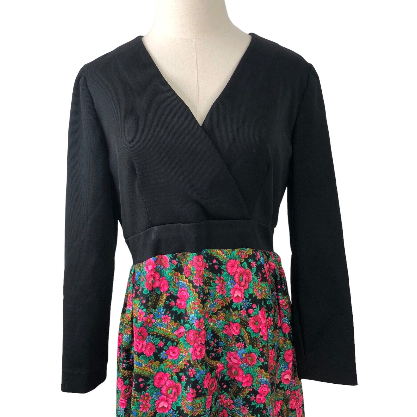 Vtg 70s Maxi Hostess Dress Size Medium Black Wrap Bodice Bold Floral Rose Skirt