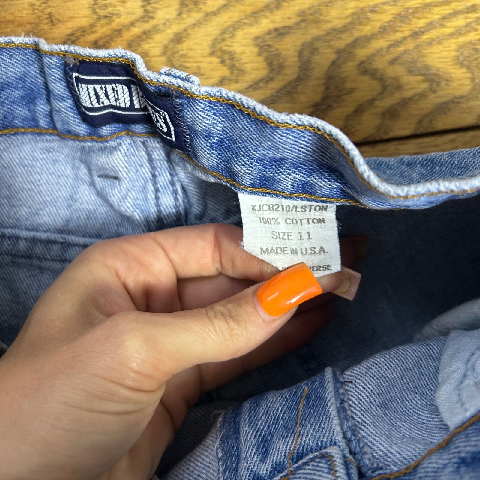 Mixed Blues Vintage High Waisted Mom Jeans Medium Wash Blue Made in USA Size 11