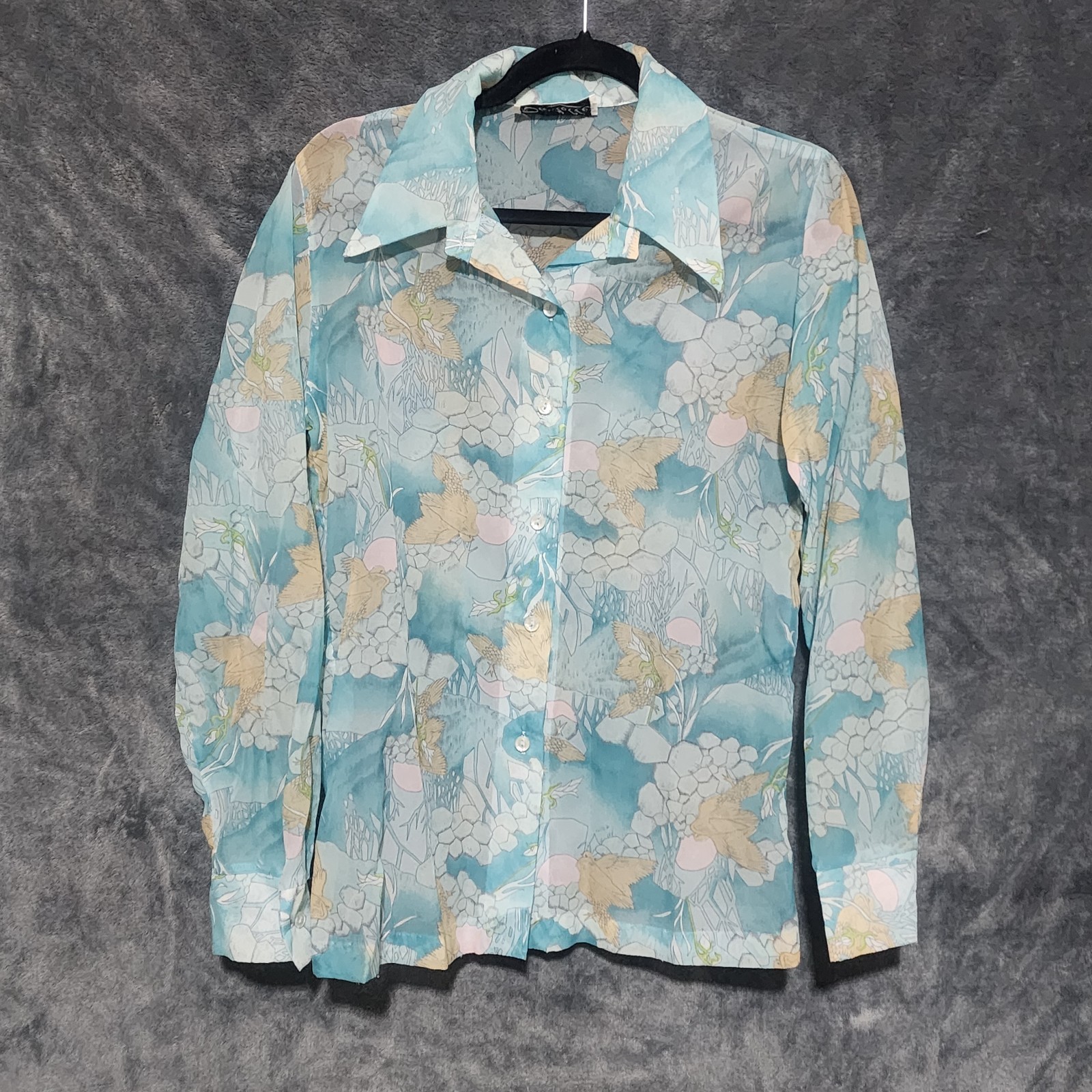 Distinctly Danielle Vintage 70s Abstract Floral Dagger Collar Button Up…
