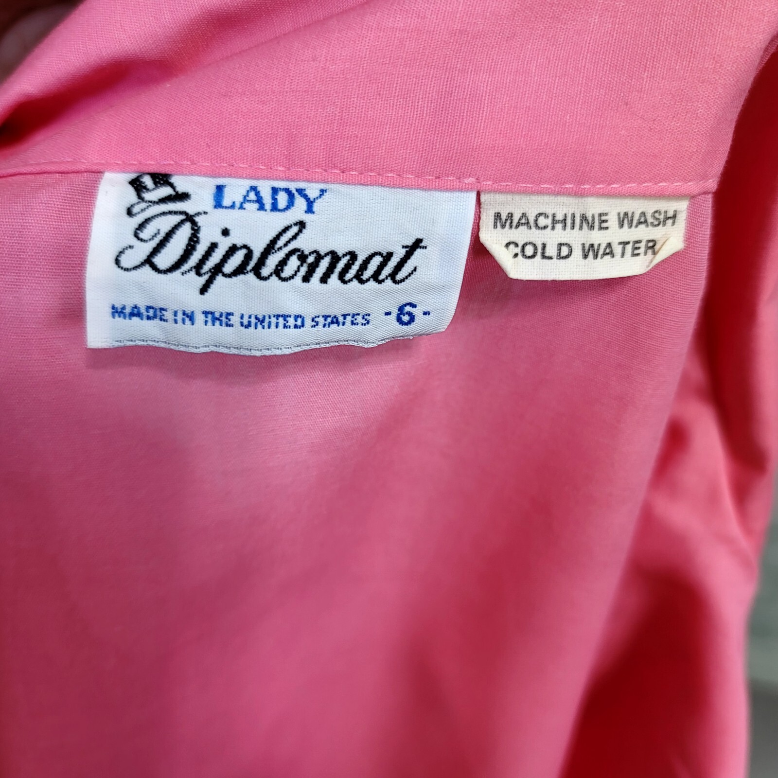 Vintage 70s 80s Lady Diplomat Womens 6 Pink Pintucked Short Sleeve Button Front
