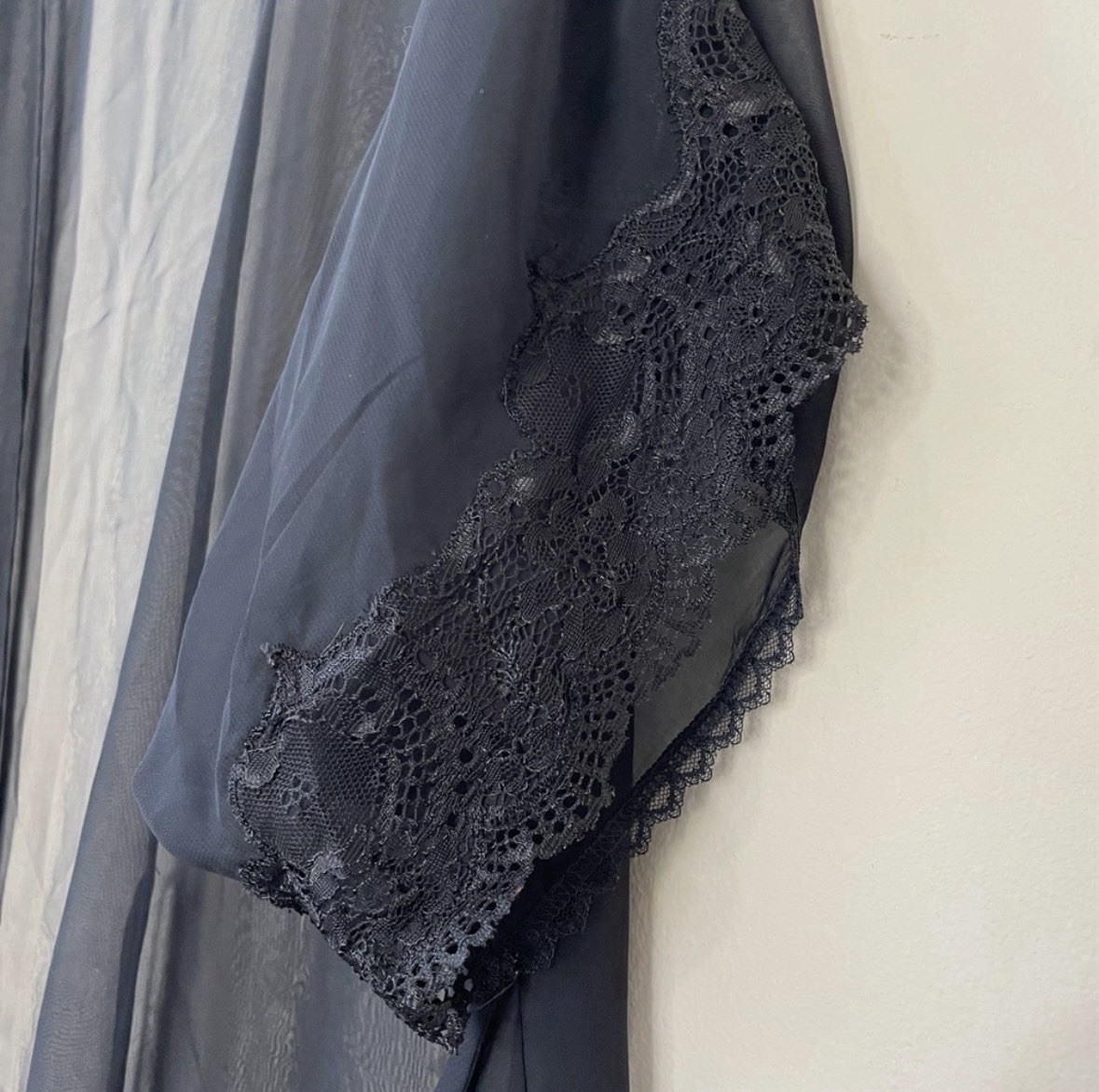 Vintage Black Silk Chiffon & Lace Lingerie Robe Size Small