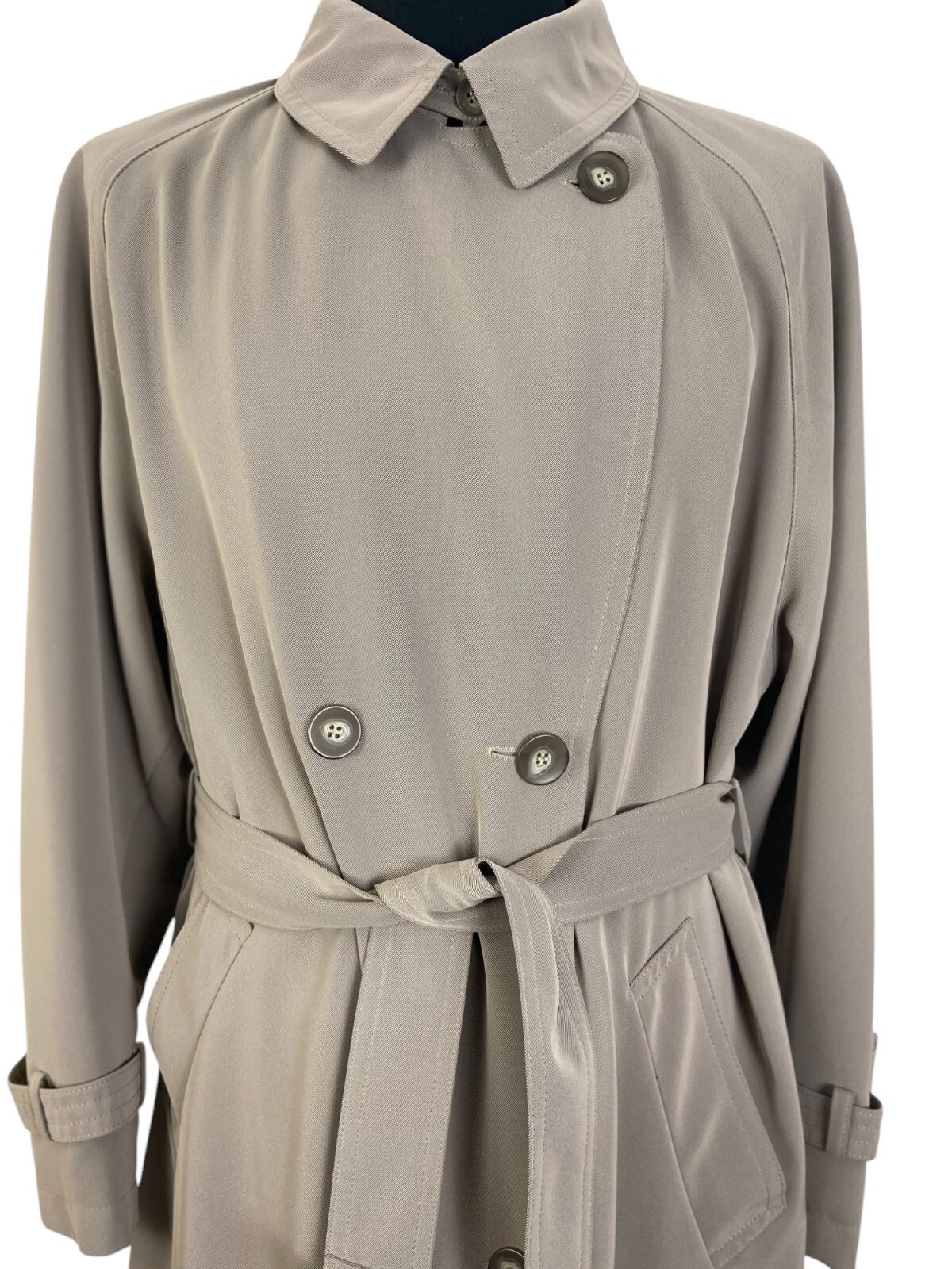 Stylish Vintage 90s Women’s Classic Trench Coat by Mura | Beige coat with belt