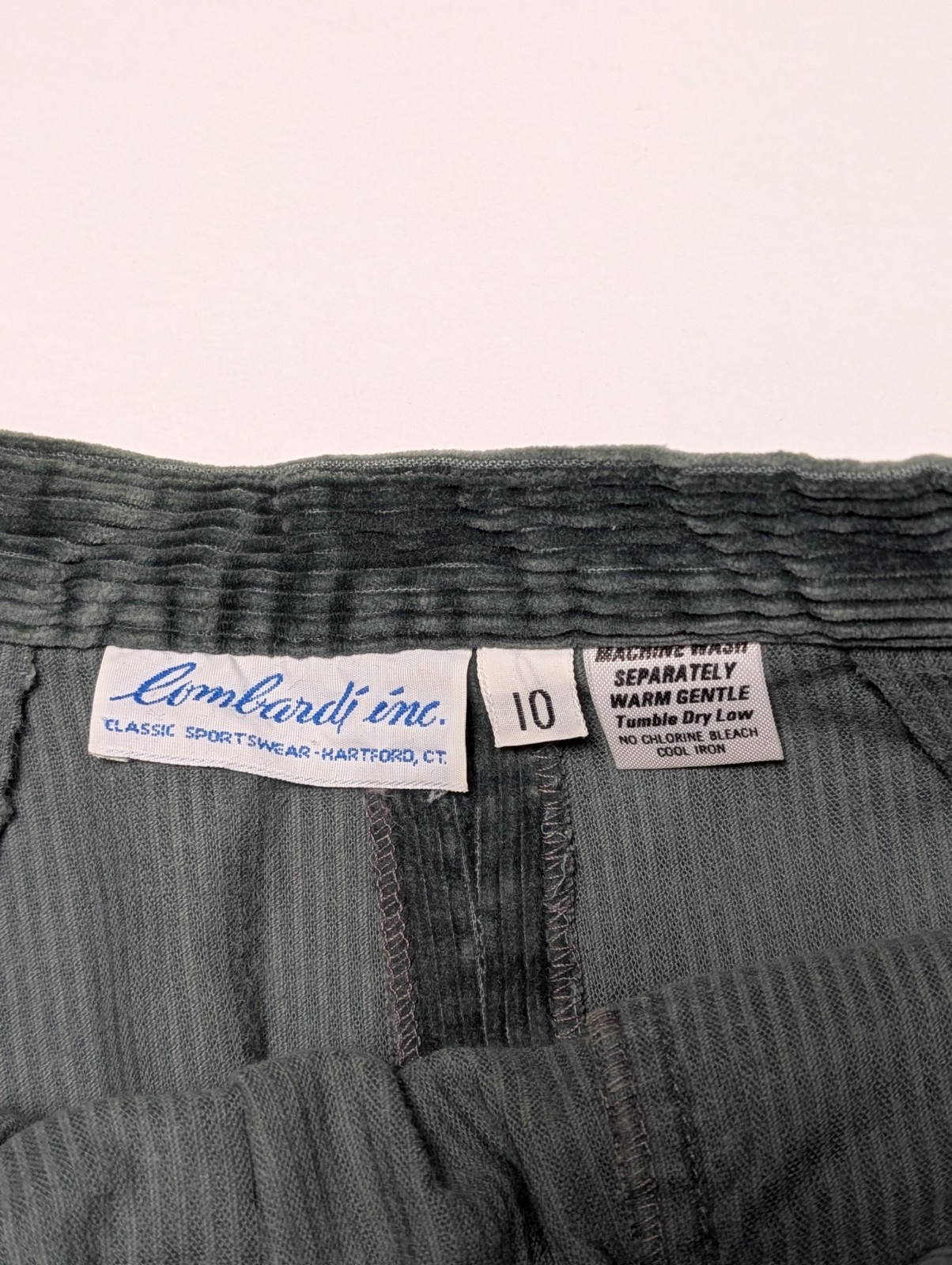 Vtg. 1980s-1990s Women’s Lombardi Inc. Dark Green Corduroy Midi Skirt Size 10