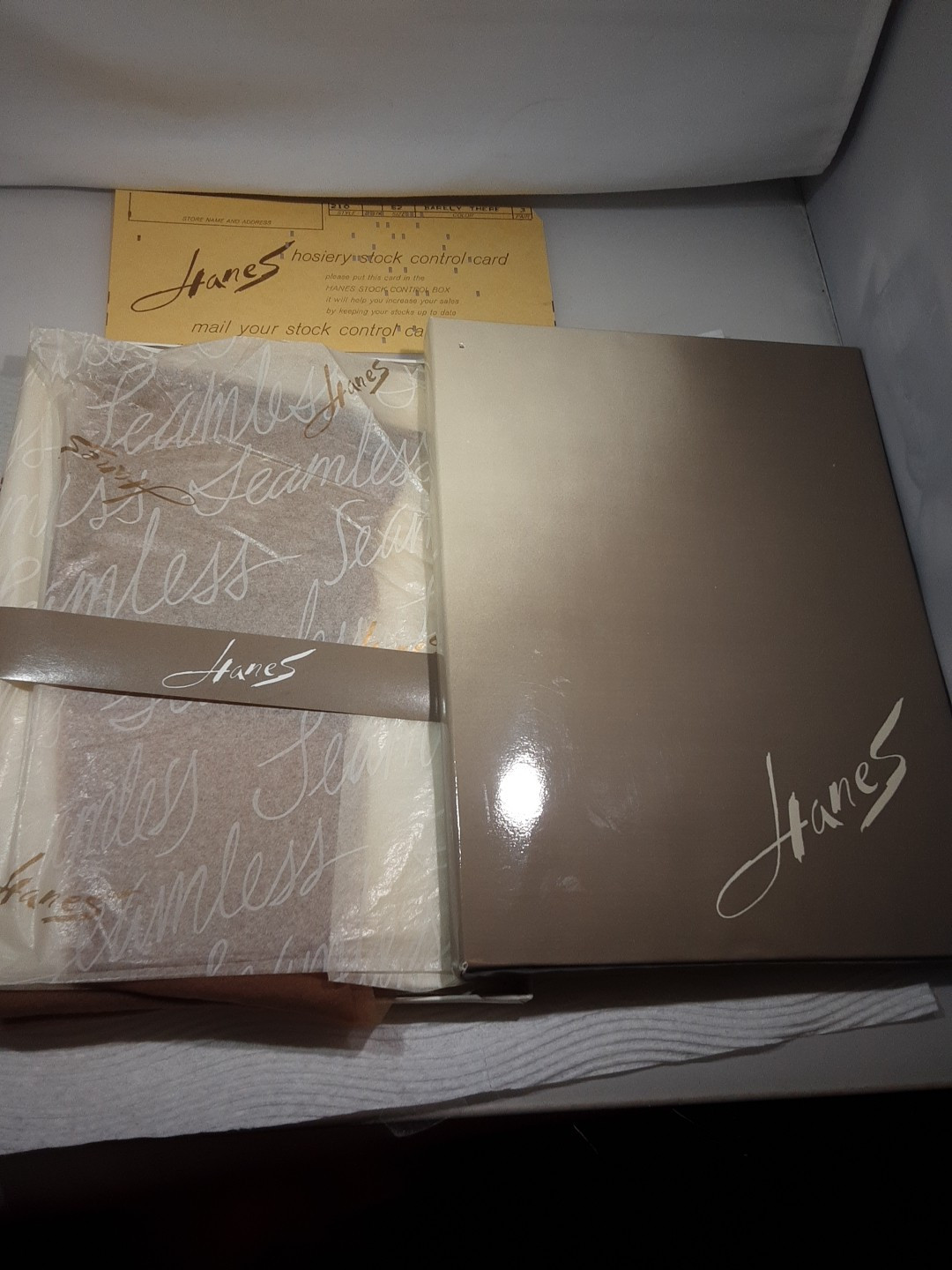 NOS 3 Pair VINTAGE HANES HOSIERY CANTRECE BARELY THERE 9.5 – 10.5 Short In Box