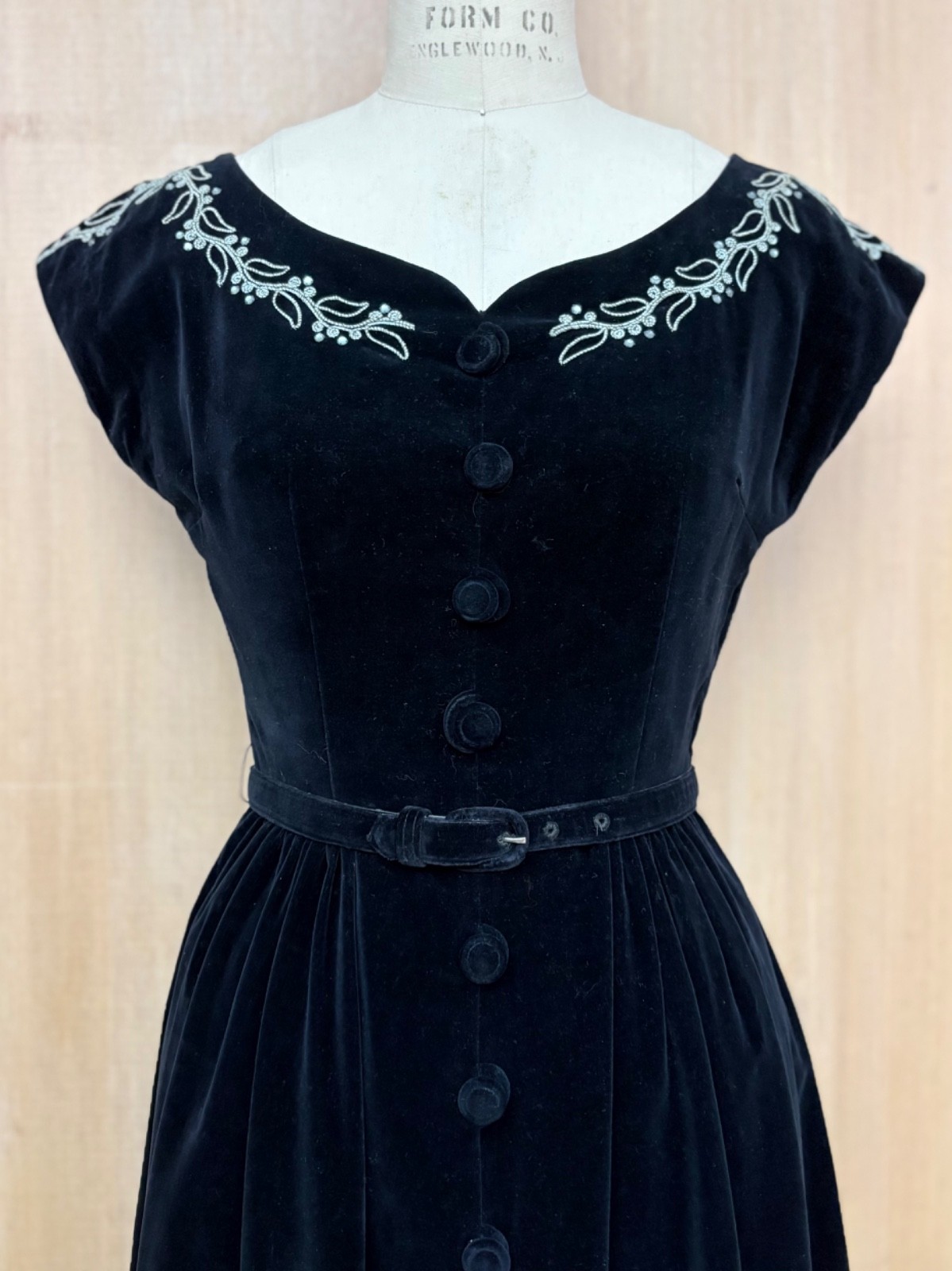 VTG 40s 50s MINX MODES Velveteen Dress Cord Embroidery Rhinestone Boat Neck XS