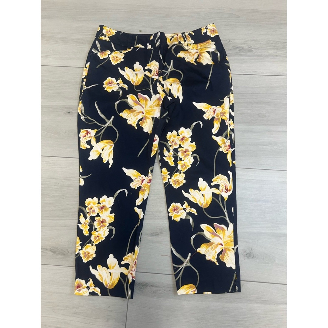 New York & Co Navy Yellow Floral Pants Cropped Straight Leg Coastal Grandma Sz 8