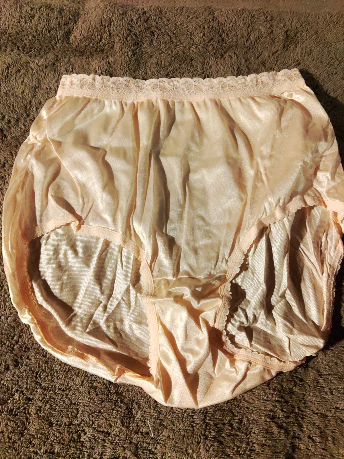 Size 5 vintage Hanes Her Way 100% Captiva nylon panties w/Lace Super Soft