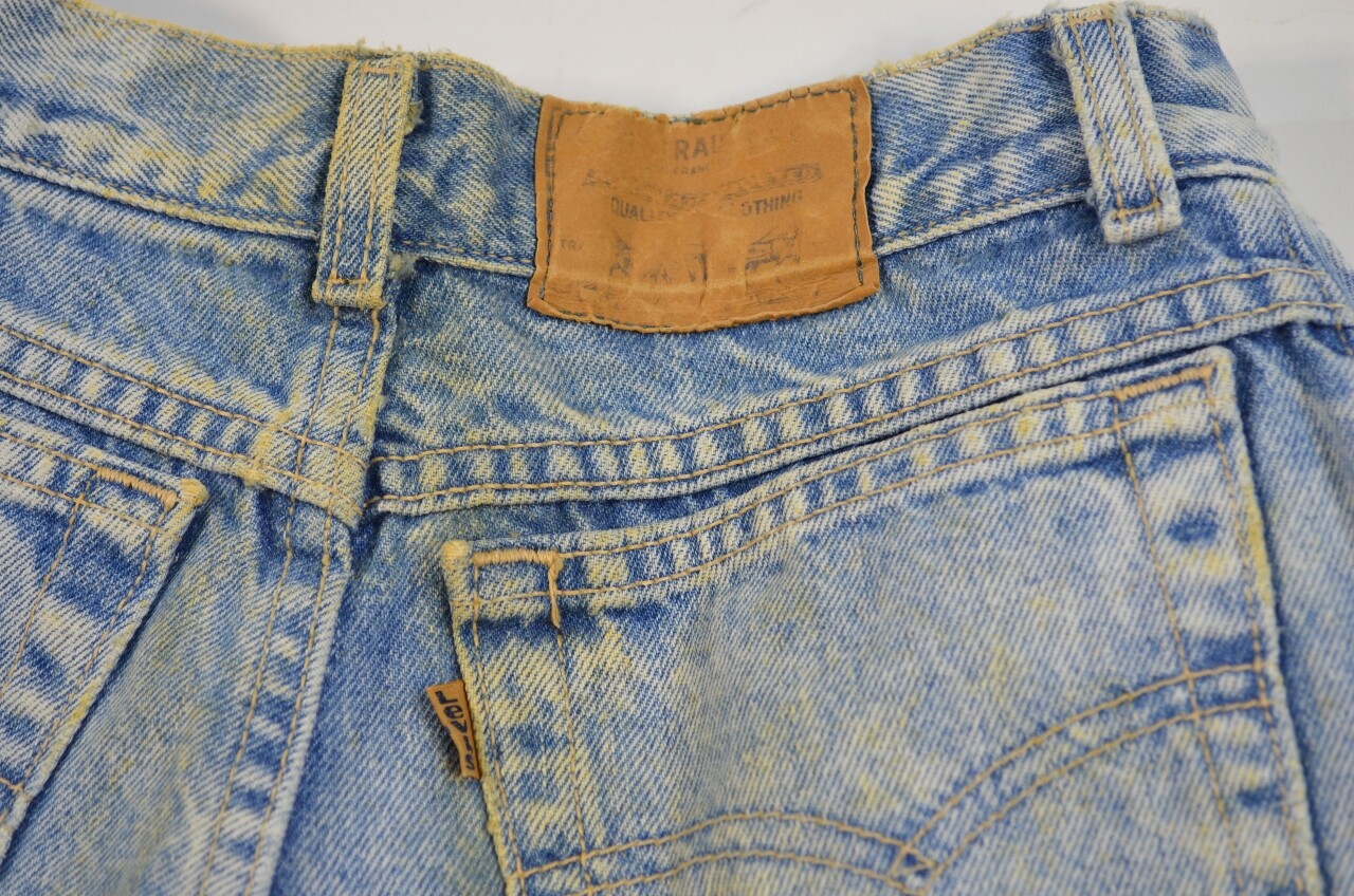 Vintage 80’s Levi’s Women’s Jeans Light Wash Denim Size 9 Made in USA