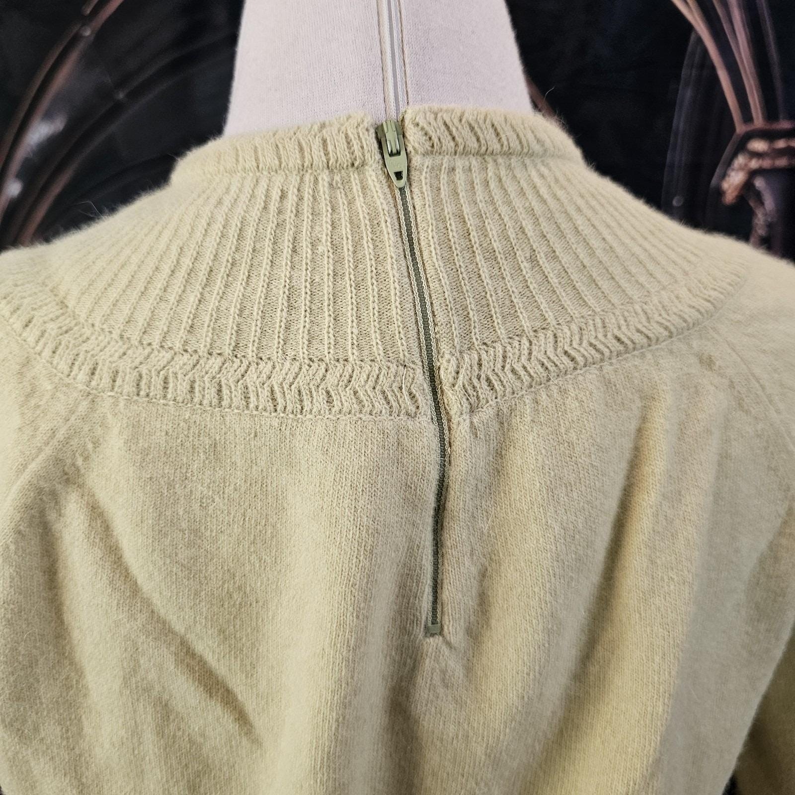 Vintage 1960’s Sweater Pullover Citron Green Yellow Garland Dreamspun Knit 60s