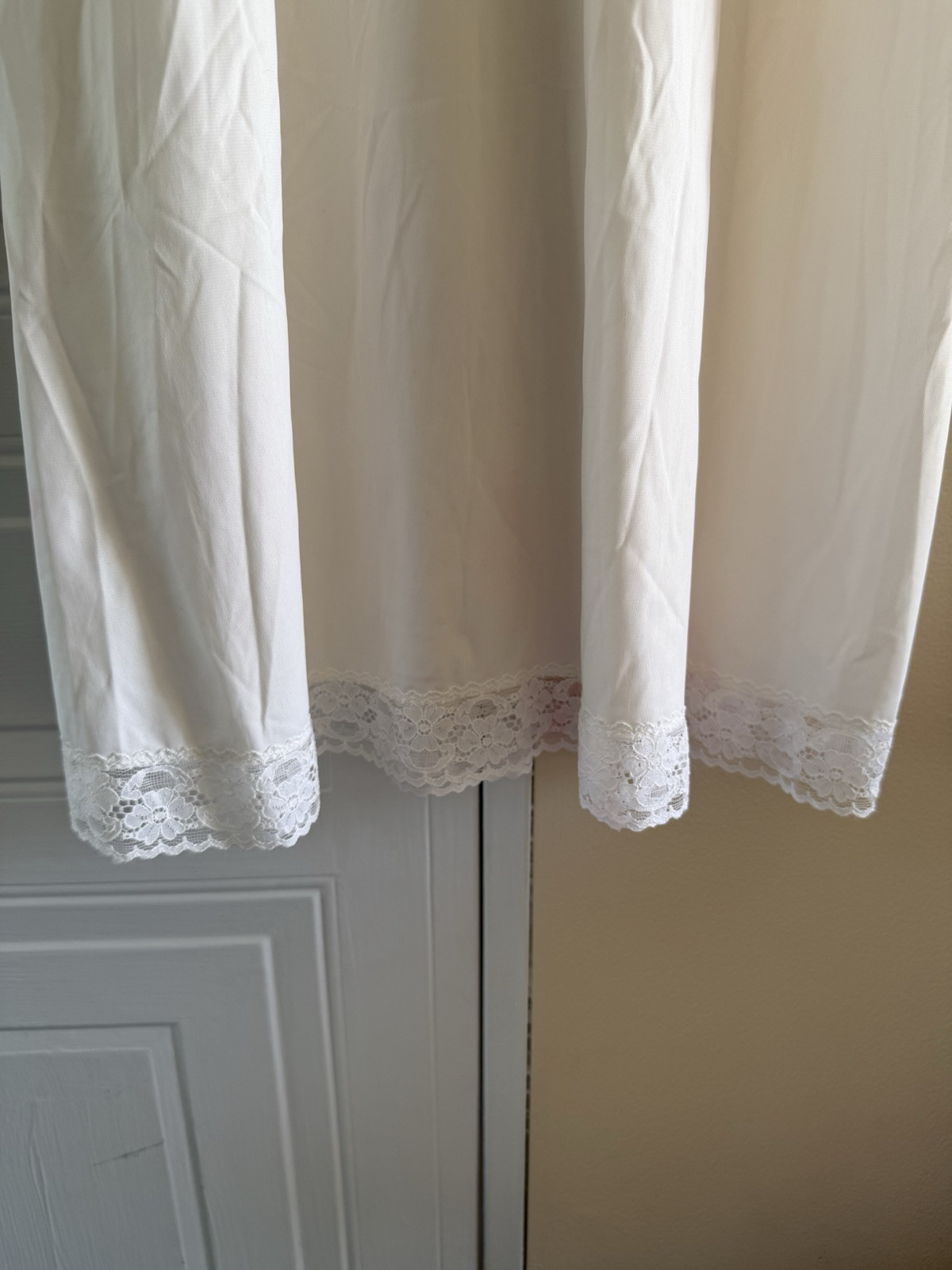 Vintage Vanity Fair White Lace Slip Size 34 L NEW with tag – see description