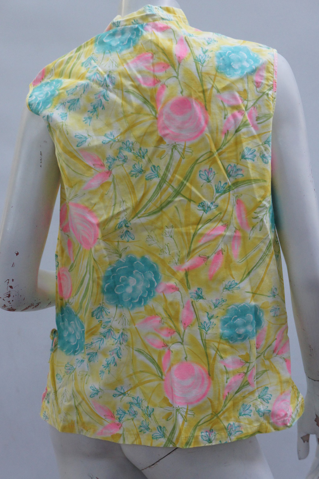 Vintage 60s Bright Floral Print Sleeveless Blouse Top Shirt Retro Mid Century Co