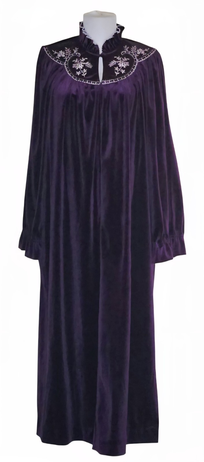 1980s DONNA RICHARD FOR GILLIGAN & O’MALLEY Deep Purple Embroidered House Robe M