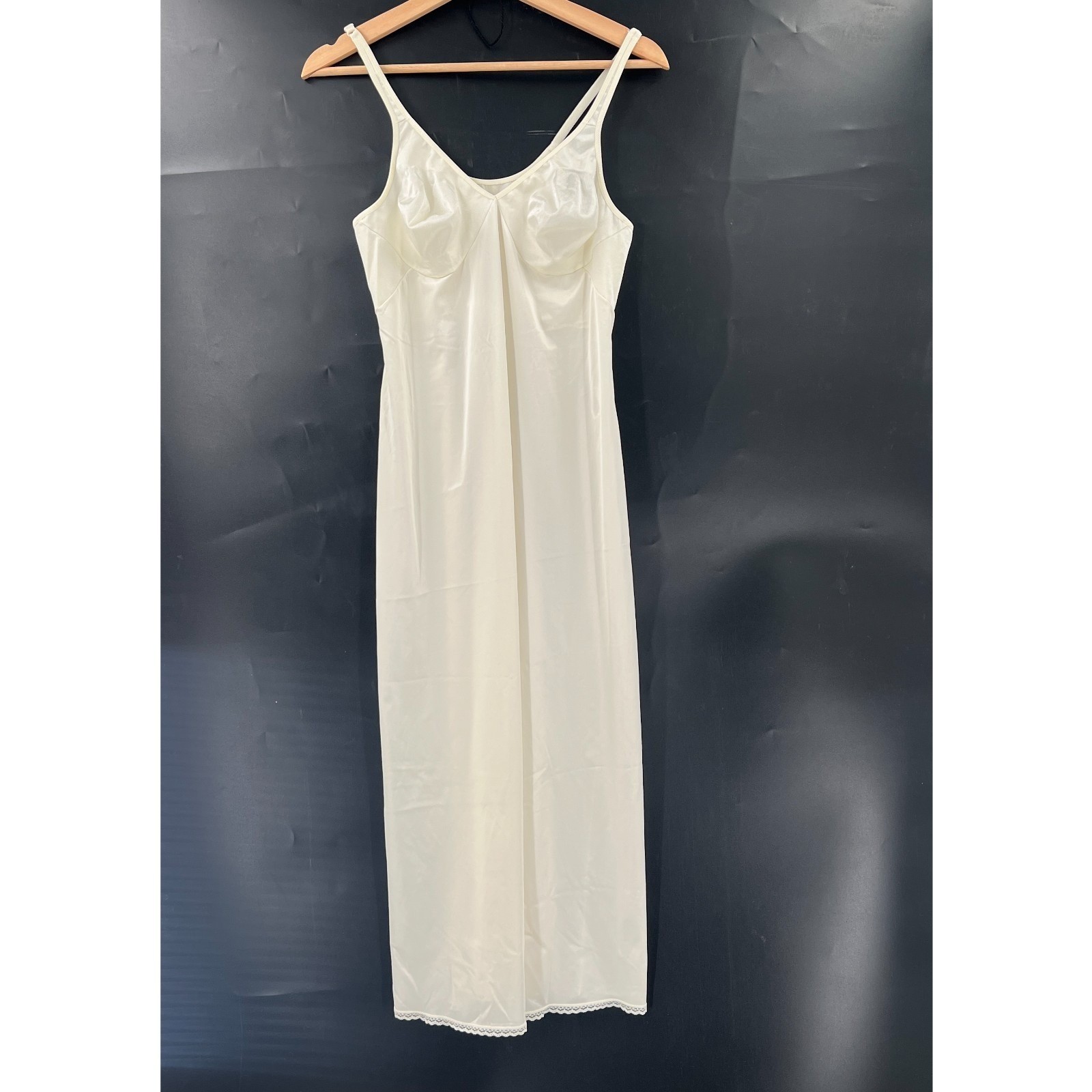 Vanity Fair full slip dress ivory 100% nylon nightgown pin-up 38 32″/44