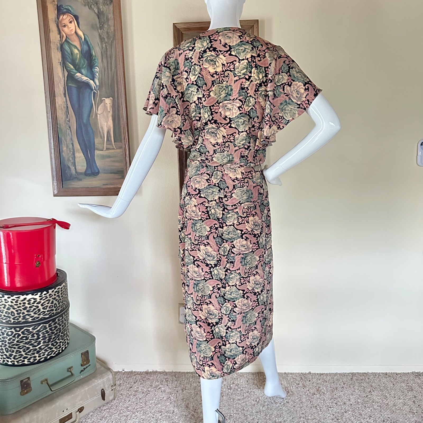 Vintage 80s doe 40s Romantic Femme Floral Draped Sash Wiggle Wrap Dress M