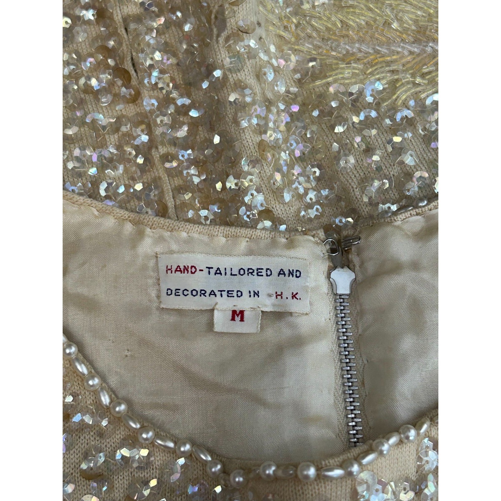 Vintage Sleeveless Sequin Beaded Feather Top Women’s Medium Shell 1950s Flaw