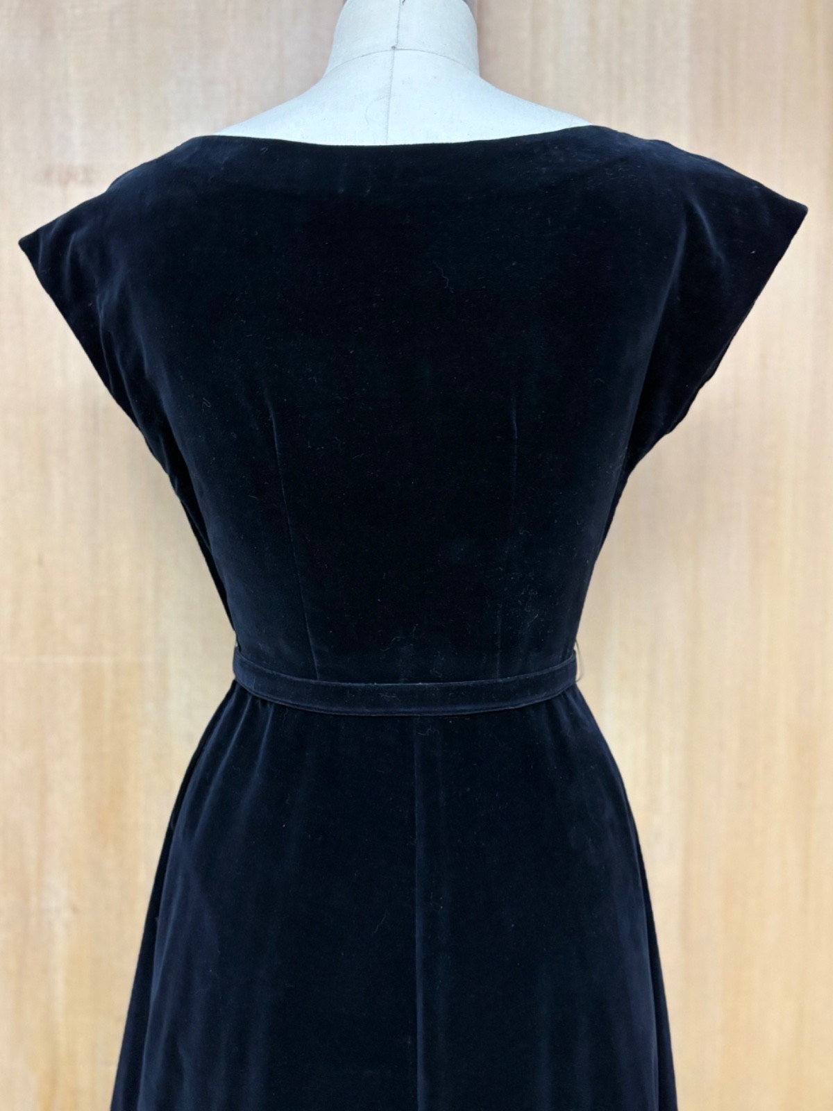 VTG 40s 50s MINX MODES Velveteen Dress Cord Embroidery Rhinestone Boat Neck XS