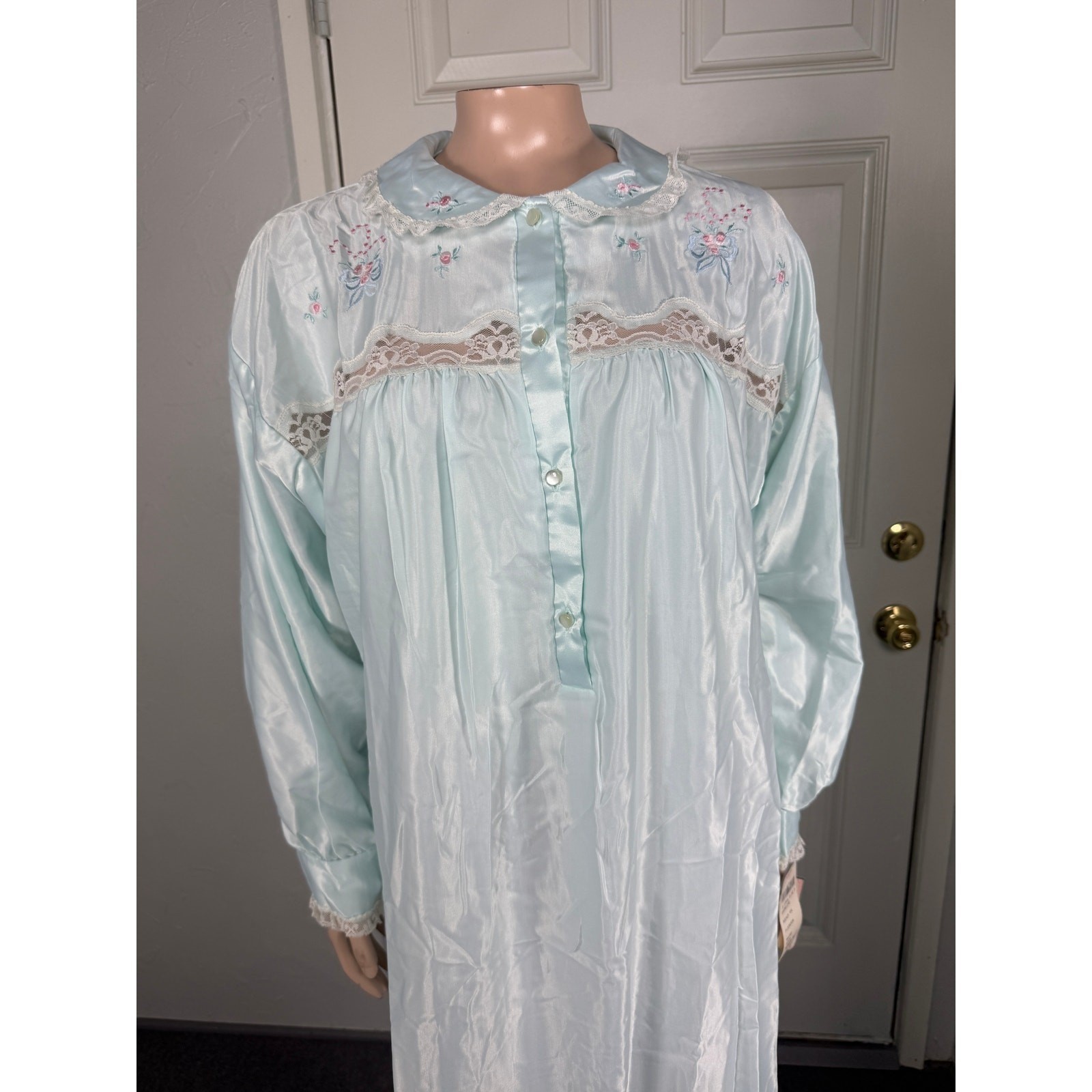Vintage Barbizon Nightgown Small petite Satin Floral NOS Embroidered Lace H12