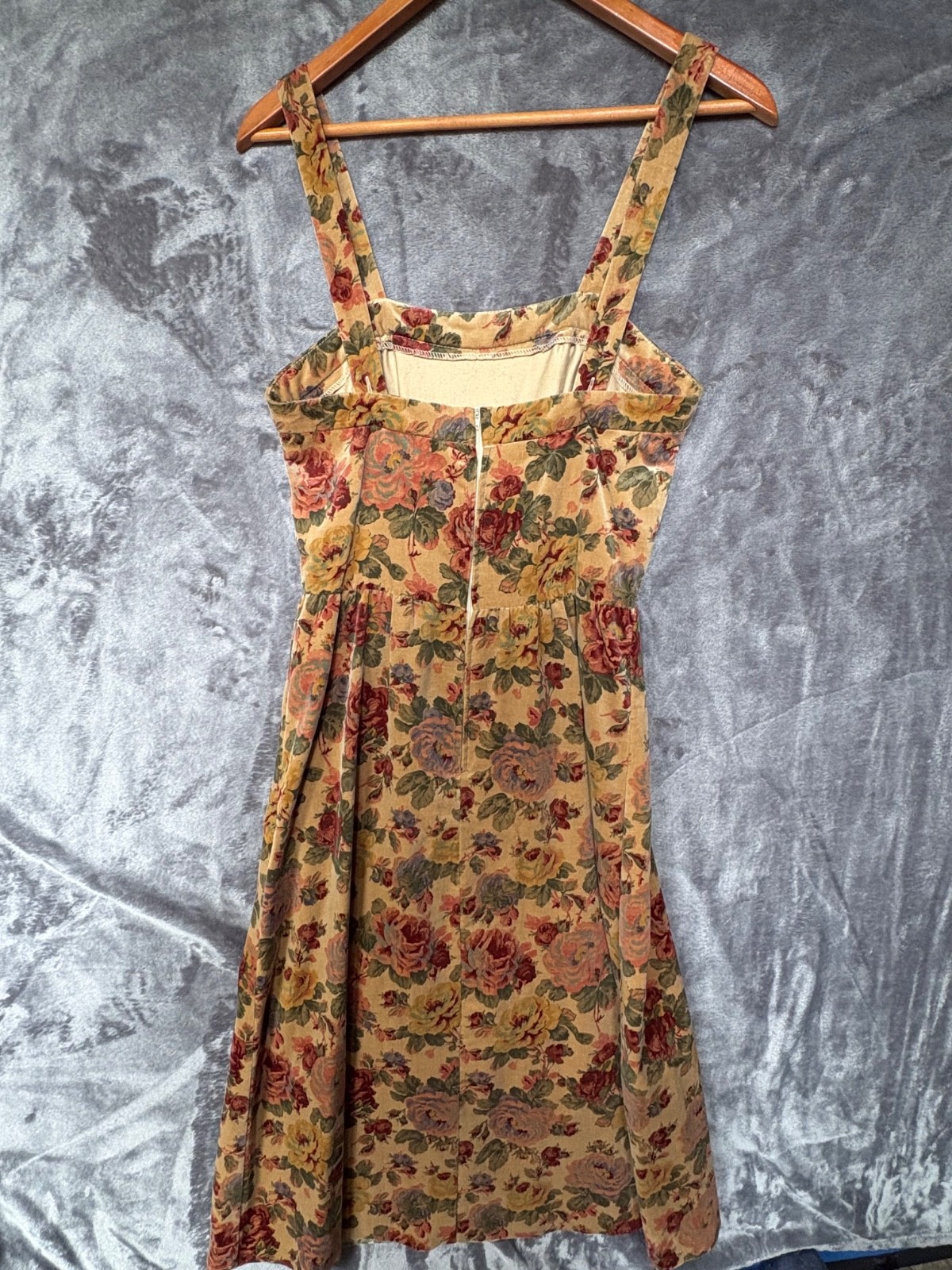 VTG Lang Original Small Country Romantic Dress Velvet Sleeveless Textured