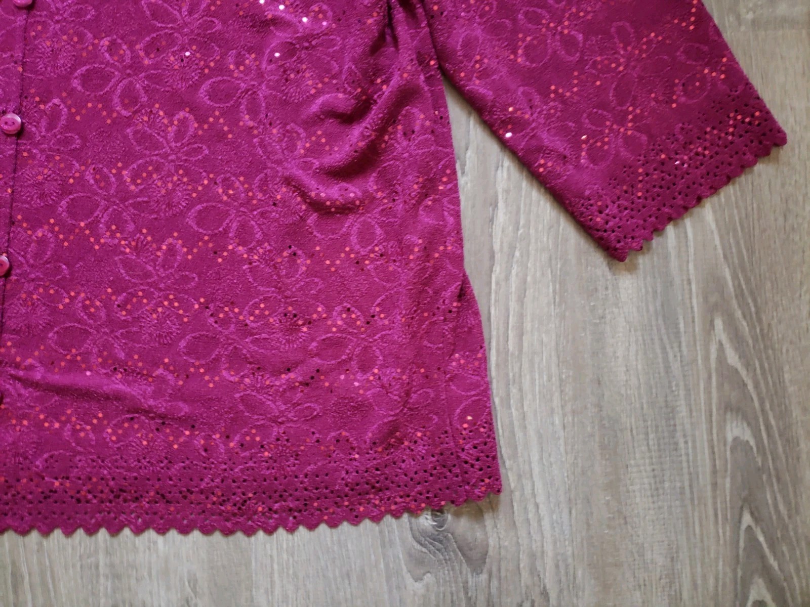 VTG Bonworth Womens L Top Floral Sparkly Button Accent Stretchy Cutout NWT