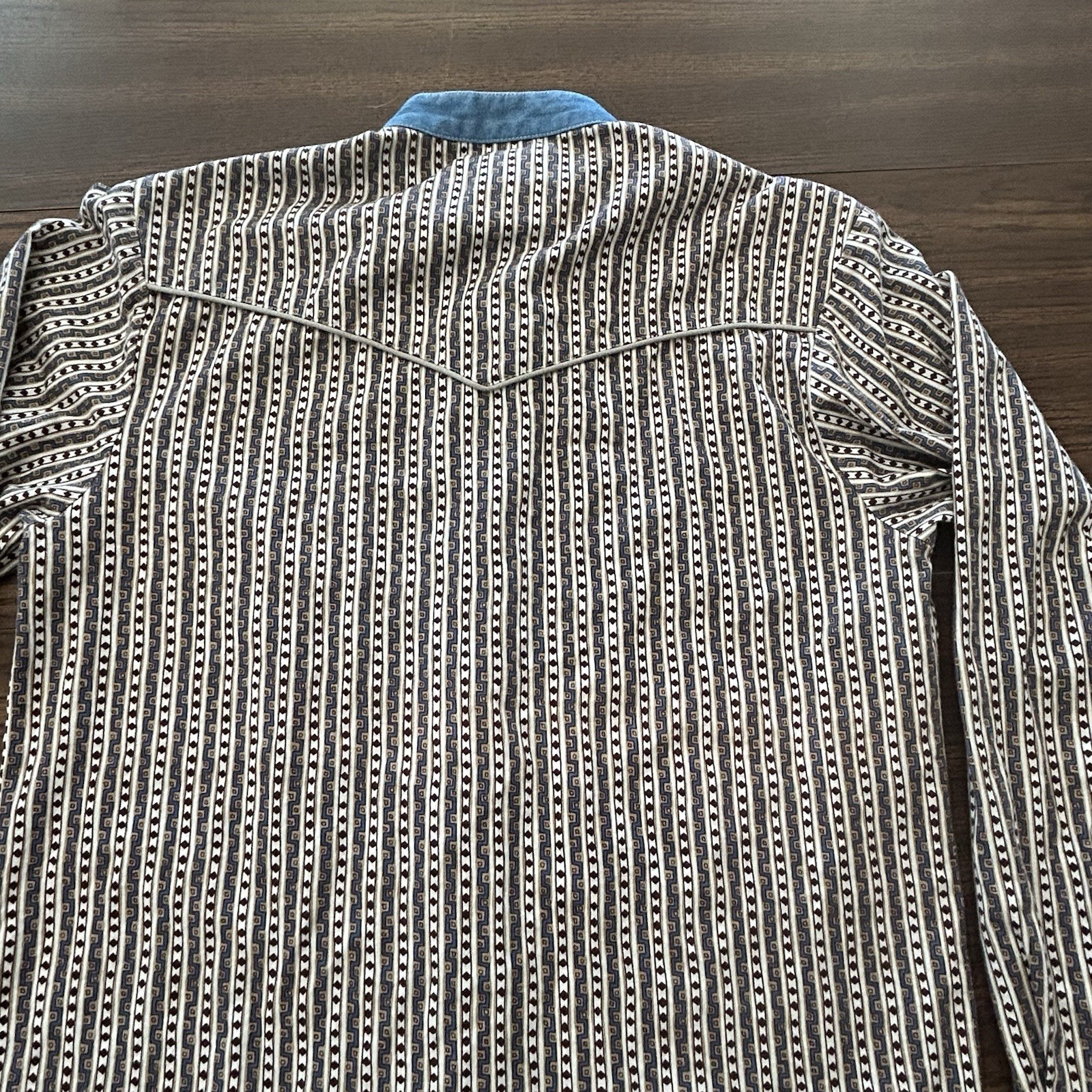 Vintage 80s Wrangler Western Women’s Aztec Striped Denim Bib Shirt Small