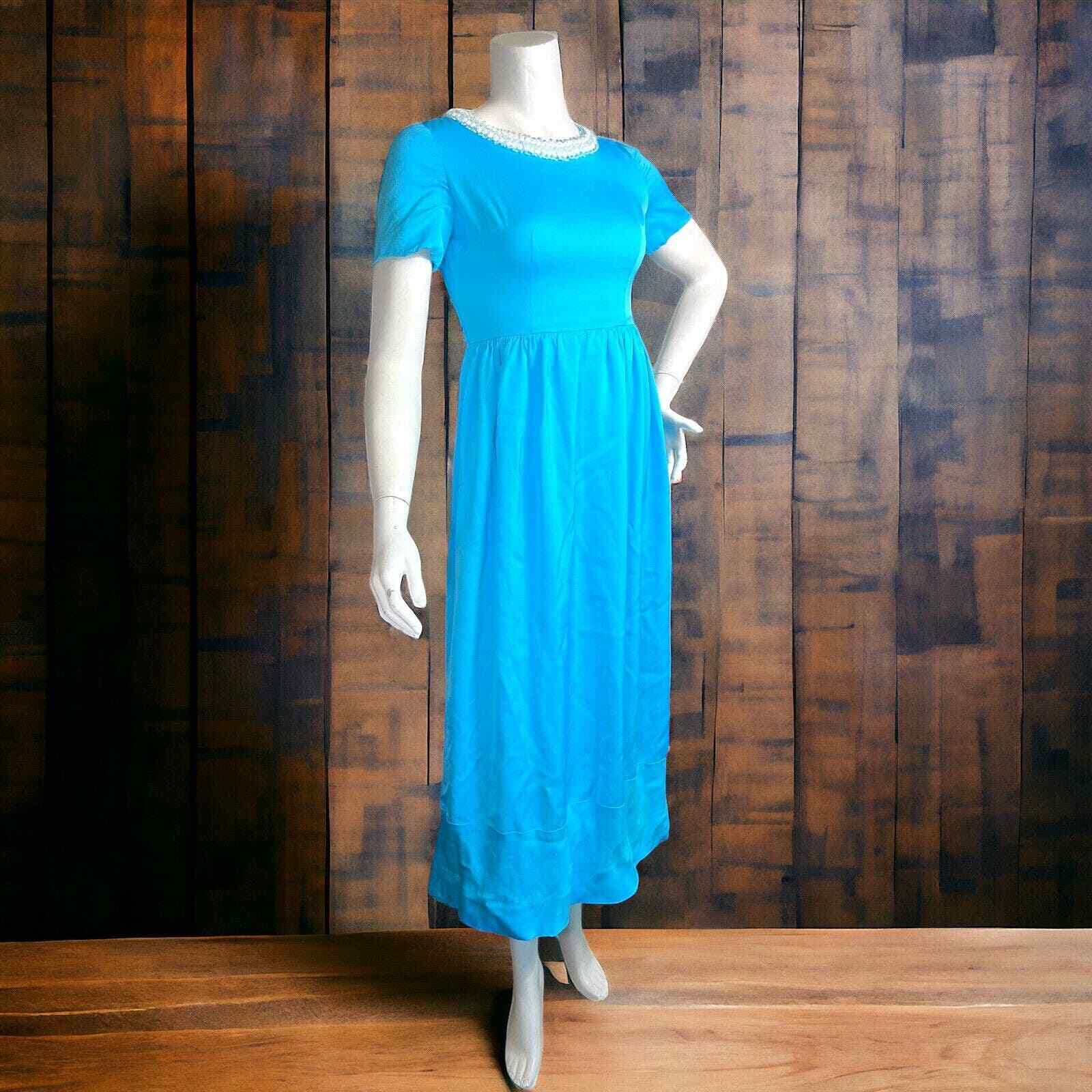 VINTAGE 60’s Periwinkle Maxi Dress Round Neck Beaded Collar Size 2