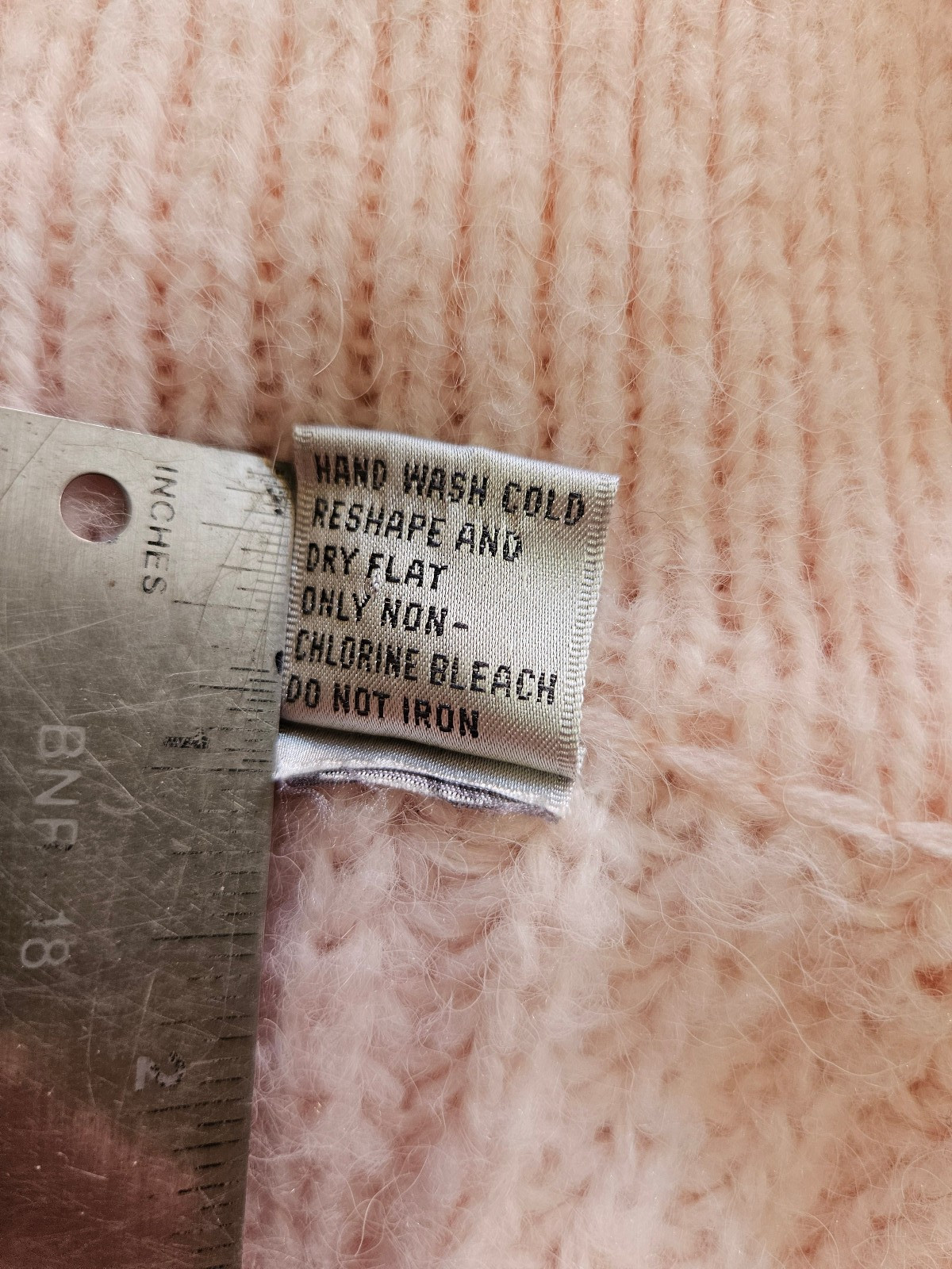 Vintage 80s Tarazzia Pink Cable Knit Sweater Acrylic Fuzzy Look Chunky Knit Med.