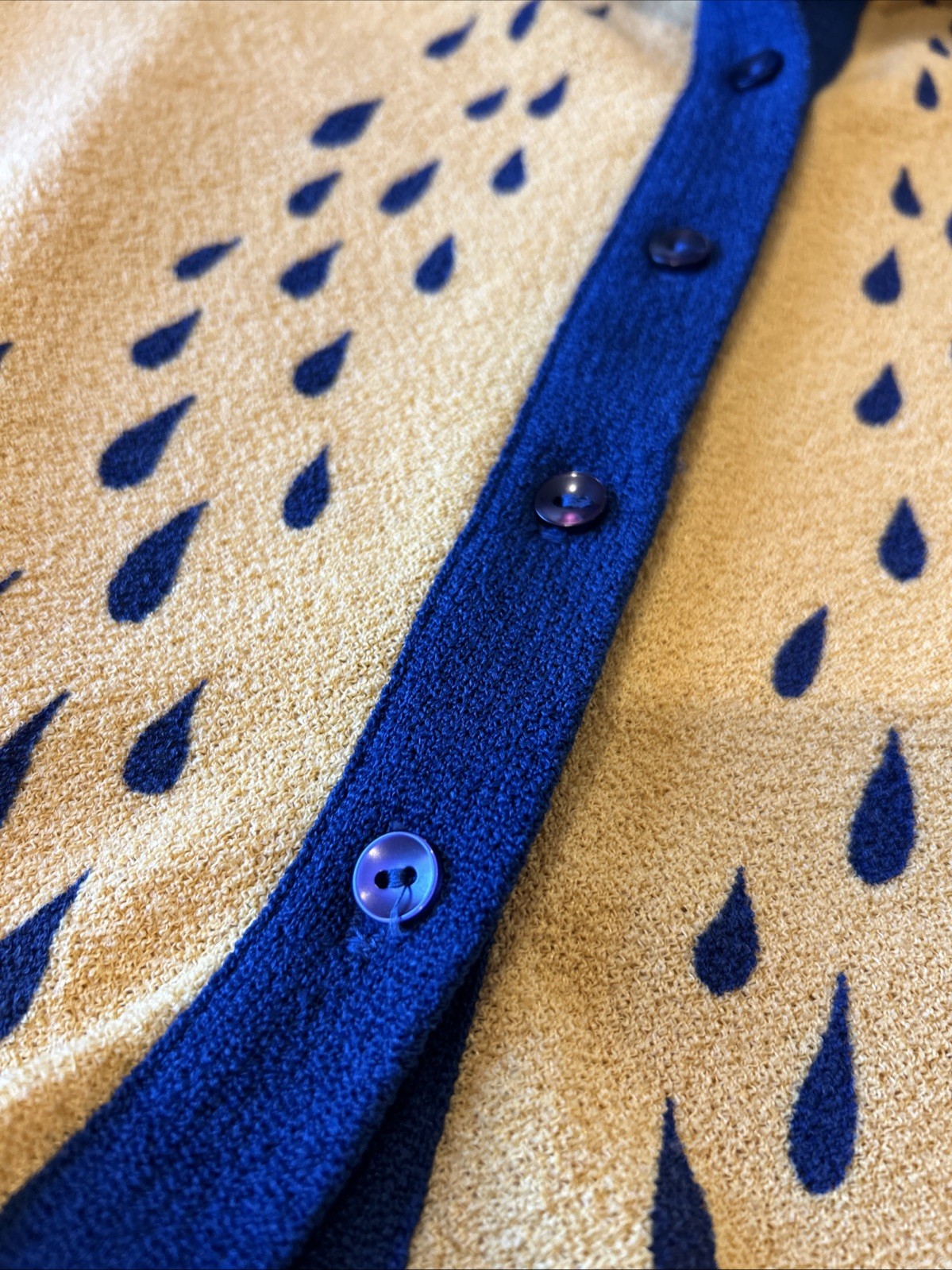 Vtg Talbott Traveler Women’s Two Piece Top & Skirt – Yellow W/ Navy Blue Drops